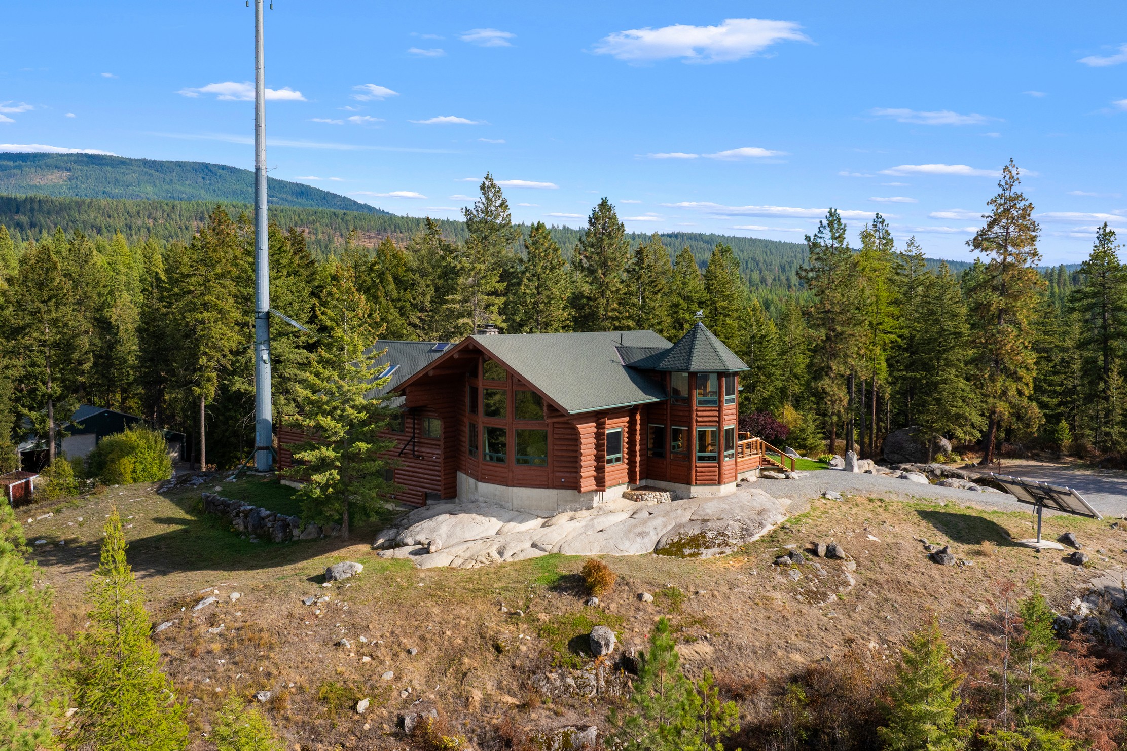 Bonners Ferry, Idaho, 83805, United States, 3 Bedrooms Bedrooms, ,4 BathroomsBathrooms,Residential,For Sale,1984473