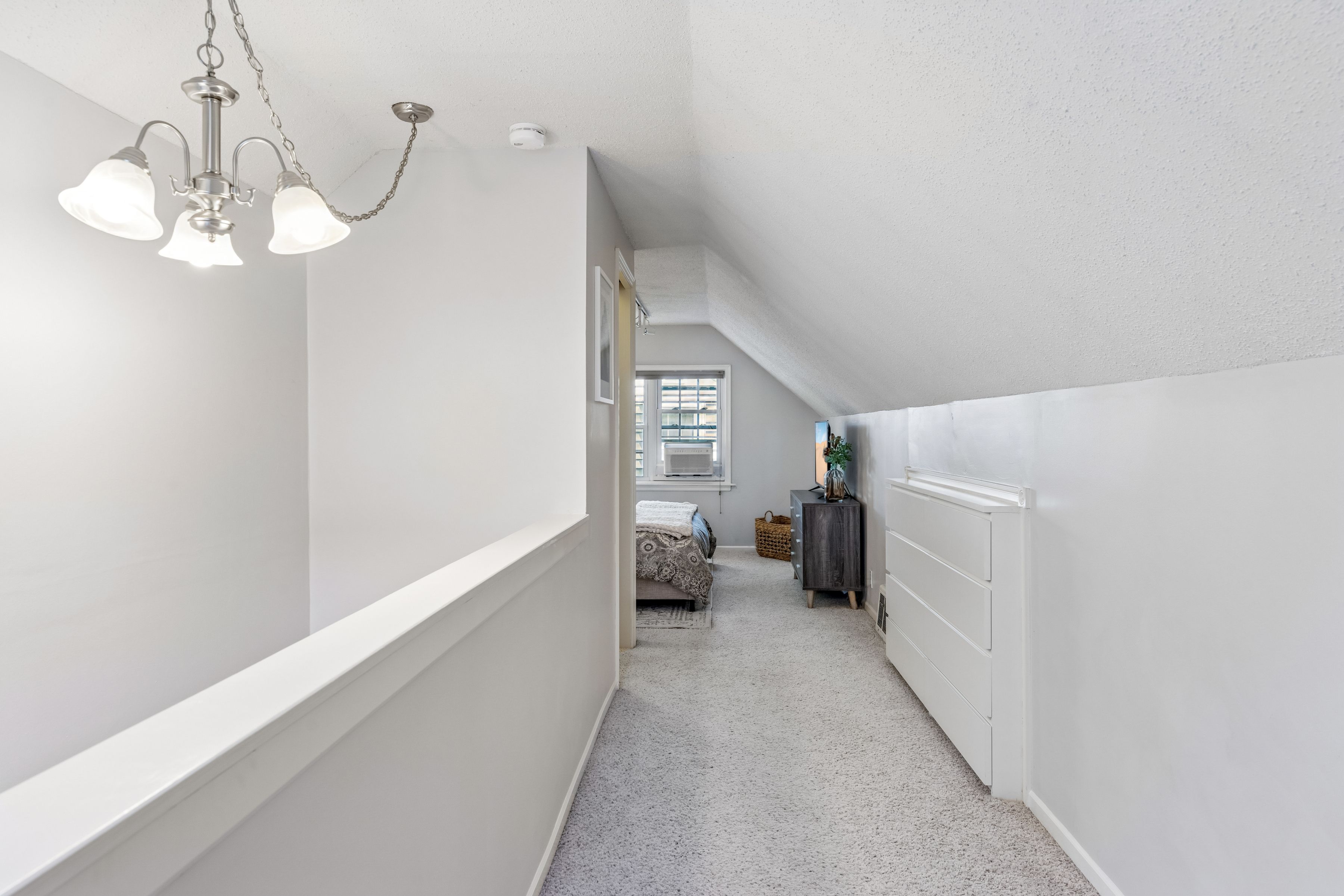  Updated Saint Louis Park Bungalow with Timeless Charm - 物件實景