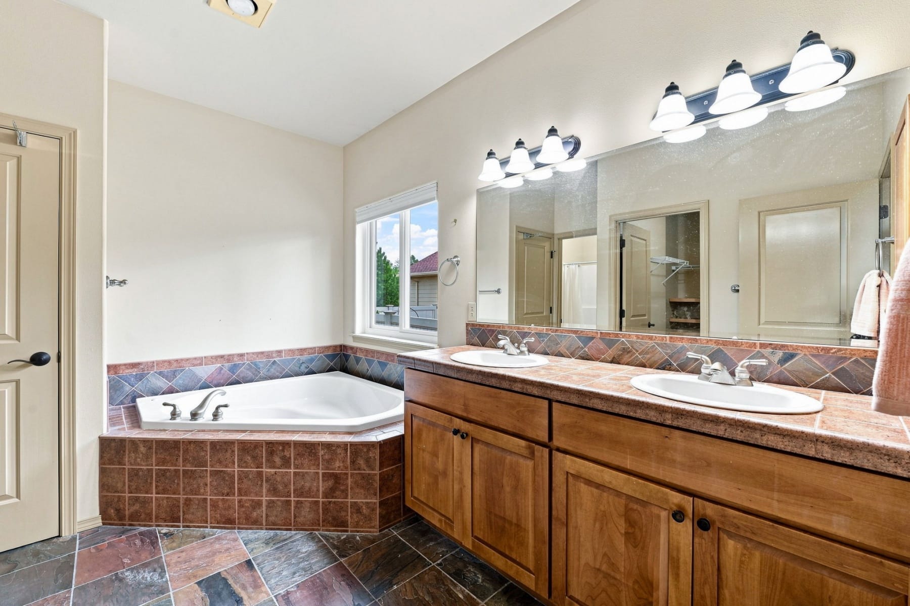  2234 SE Pilatus Lane Bend, OR 97702 - 物件實景