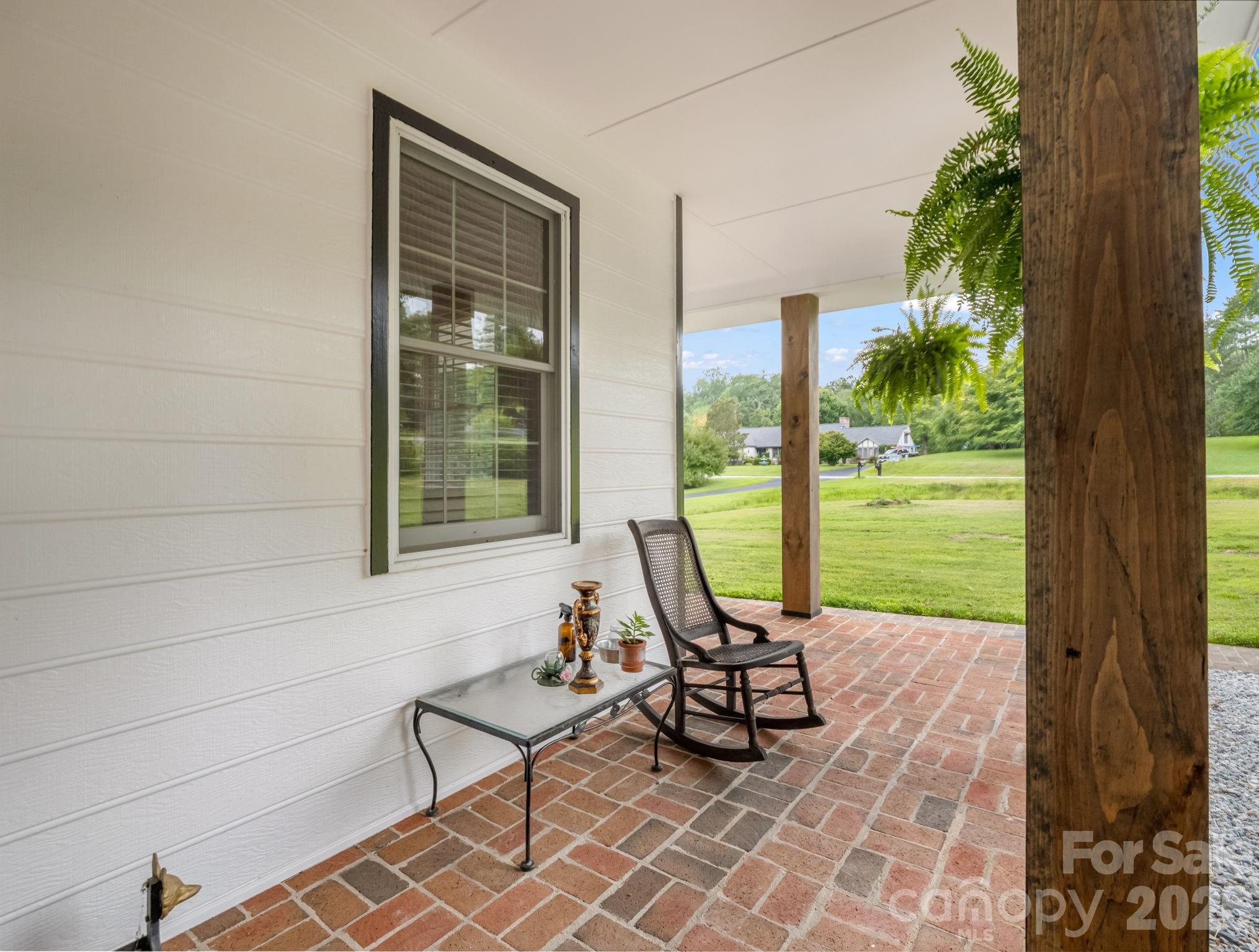 Hendersonville, North Carolina, 28791, United States, 4 Bedrooms Bedrooms, ,3 BathroomsBathrooms,Residential,For Sale,2049172