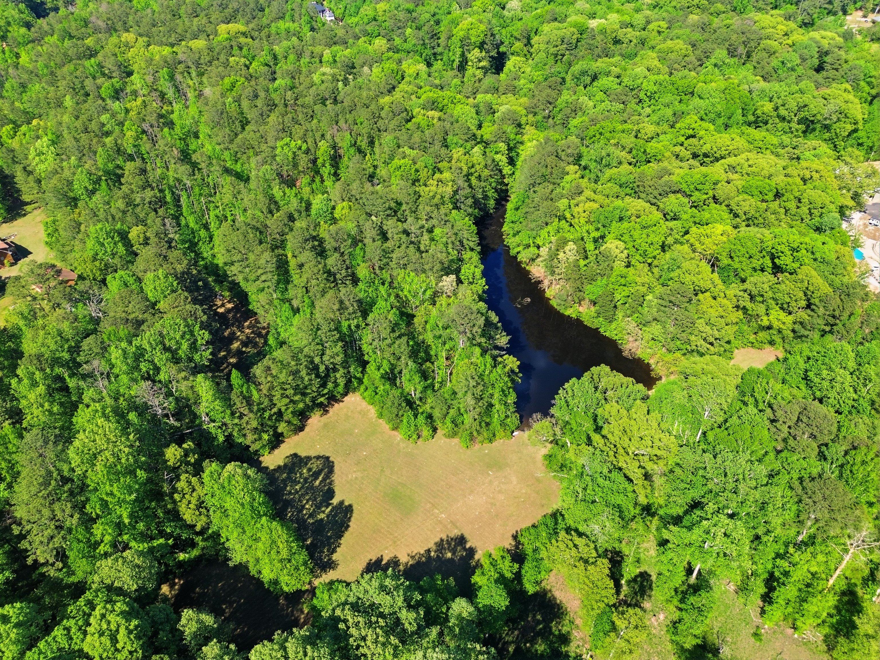  Brick Ranch Perfectly Positioned on 27 Acres with Pond - 物件實景