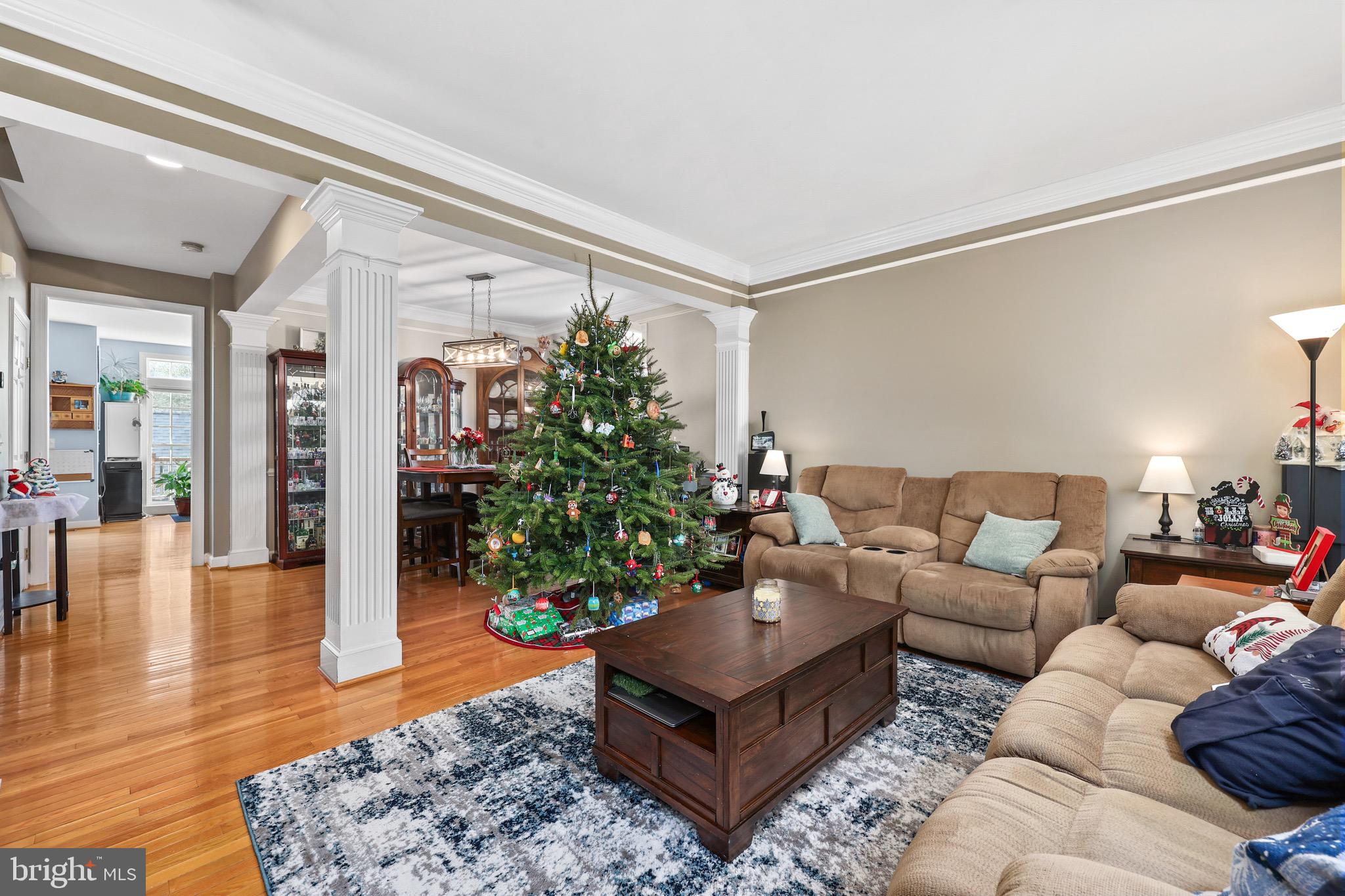 Woodbridge, Virginia, 22192, United States, 4 Bedrooms Bedrooms, ,4 BathroomsBathrooms,Residential,For Sale,2006181