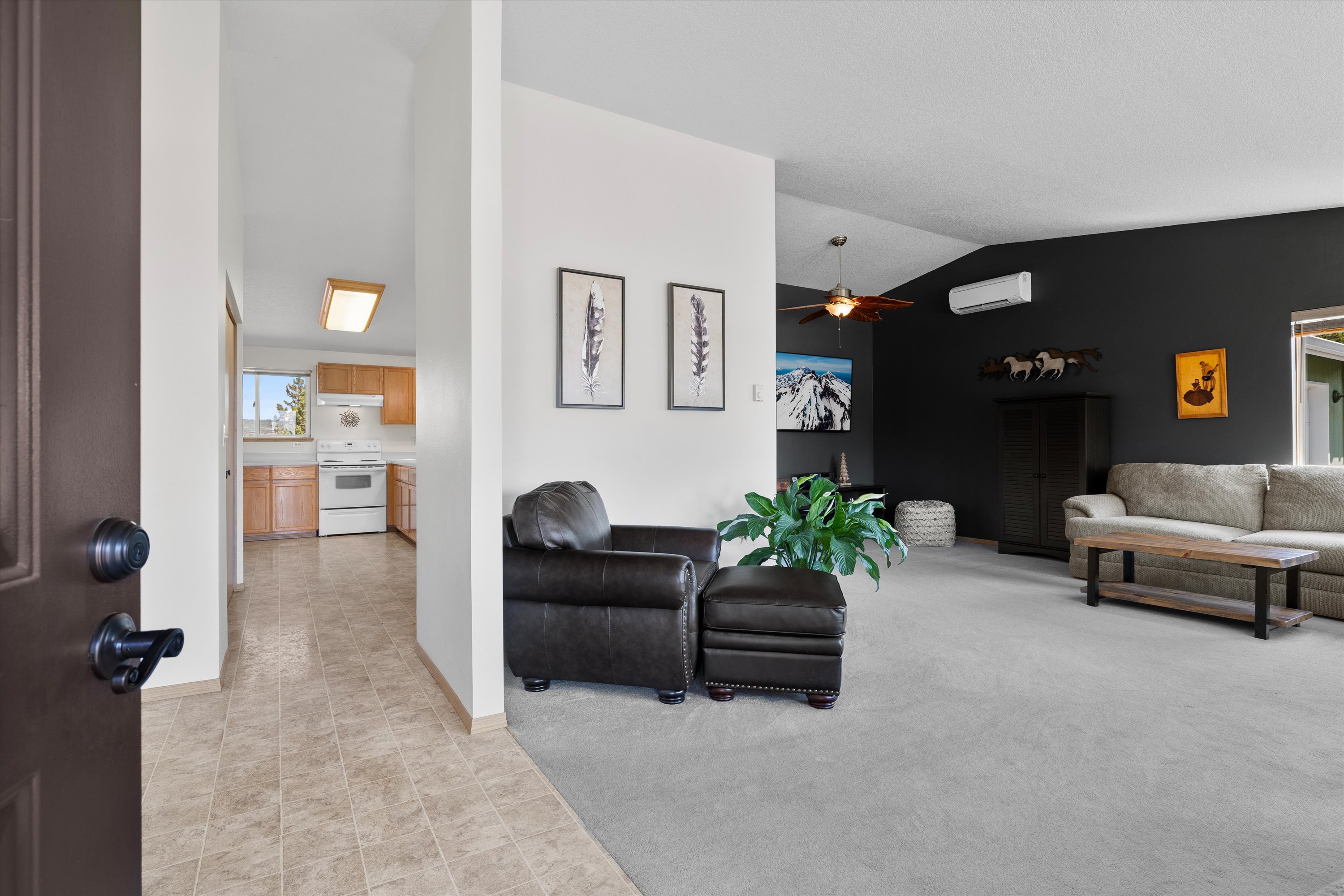 Prineville, Oregon, 97754, United States, 3 Bedrooms Bedrooms, ,2 BathroomsBathrooms,Residential,For Sale,1849917