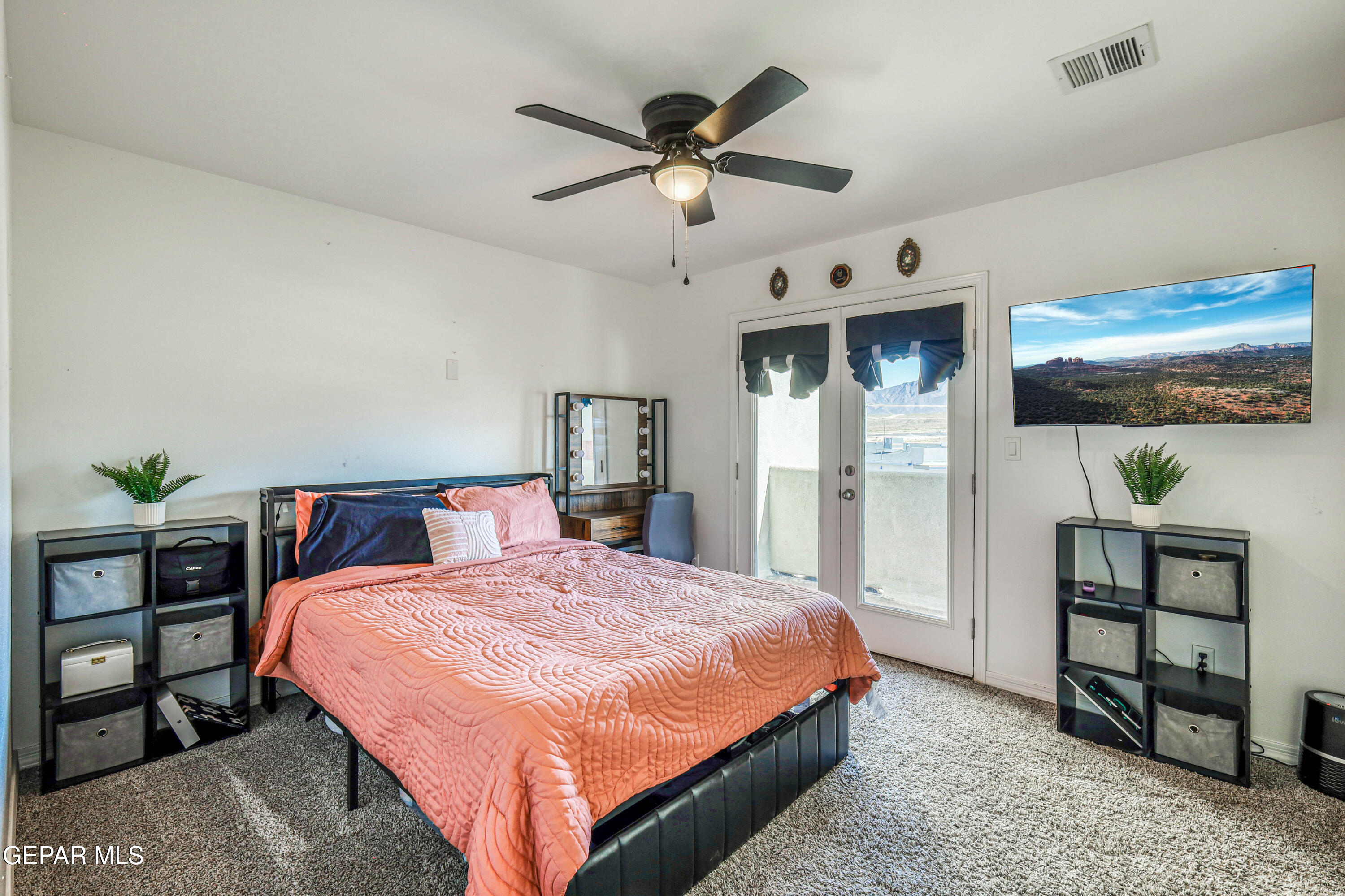 El Paso, Texas, 79911, United States, 5 Bedrooms Bedrooms, ,4 BathroomsBathrooms,Residential,For Sale,1969245