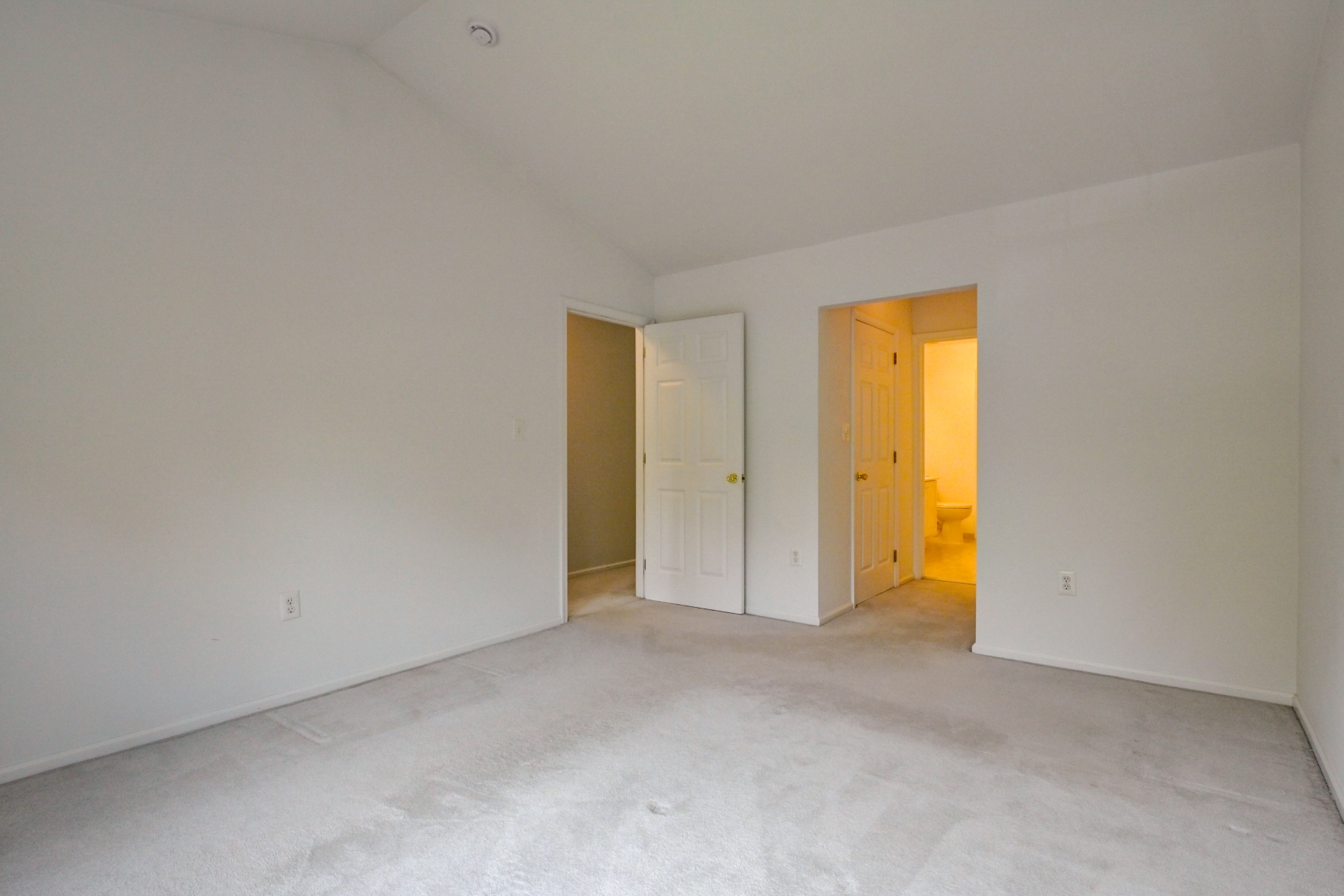  ?The Woods at Princeton Walk? Townhome - 物件實景