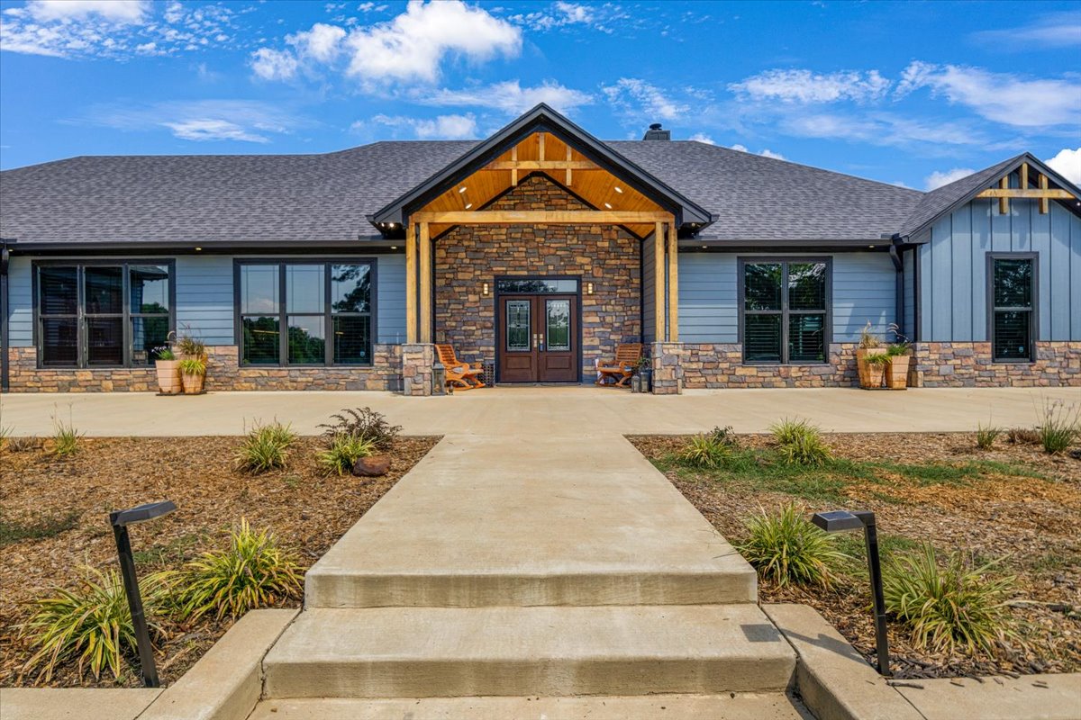 Long Branch, Texas, 75669, United States, 4 Bedrooms Bedrooms, ,4 BathroomsBathrooms,Residential,For Sale,1908688