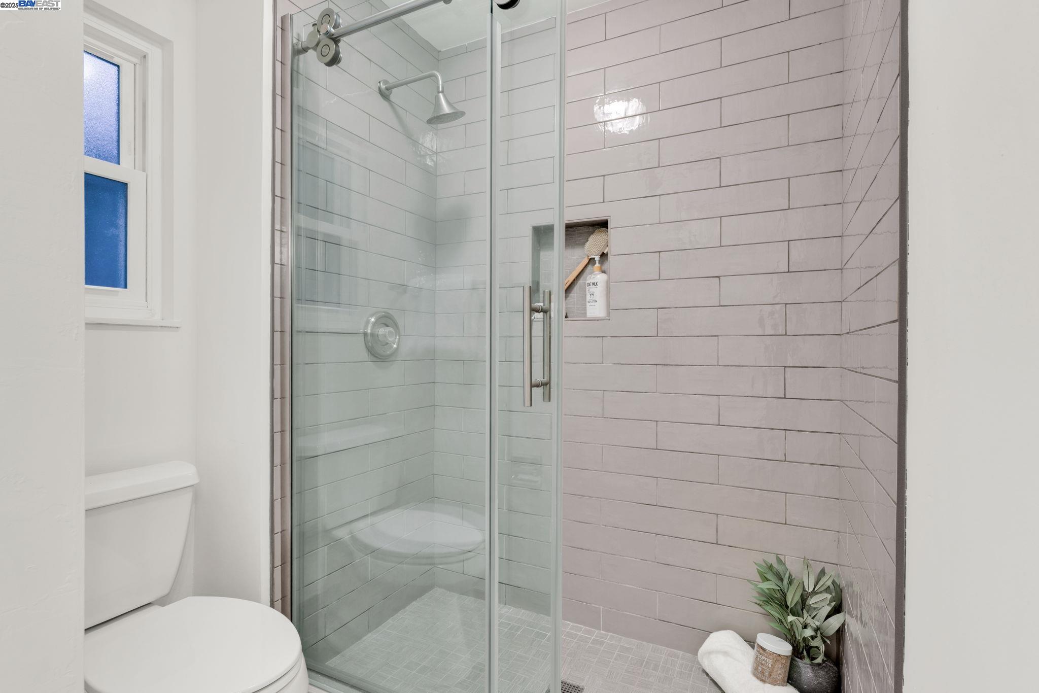 Pleasant Hill, California, 94523, United States, 4 Bedrooms Bedrooms, ,2 BathroomsBathrooms,Residential,For Sale,1991130