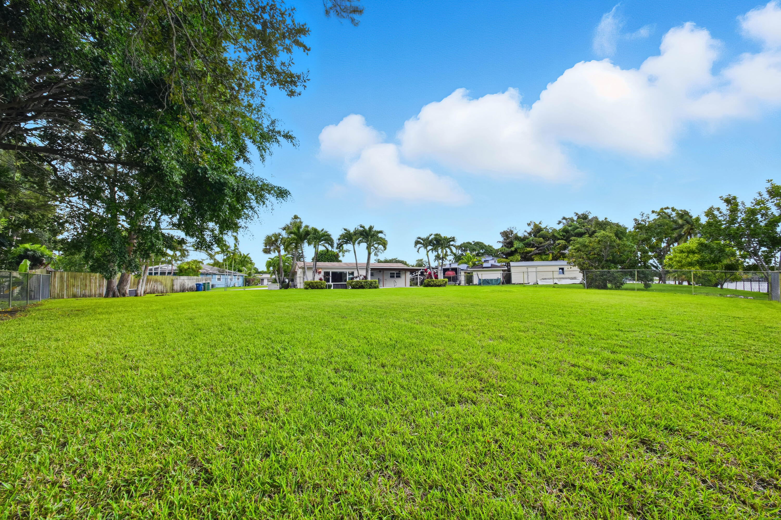 Royal Palm Beach, Florida, 33411, United States, 3 Bedrooms Bedrooms, ,3 BathroomsBathrooms,Residential,For Sale,1970121