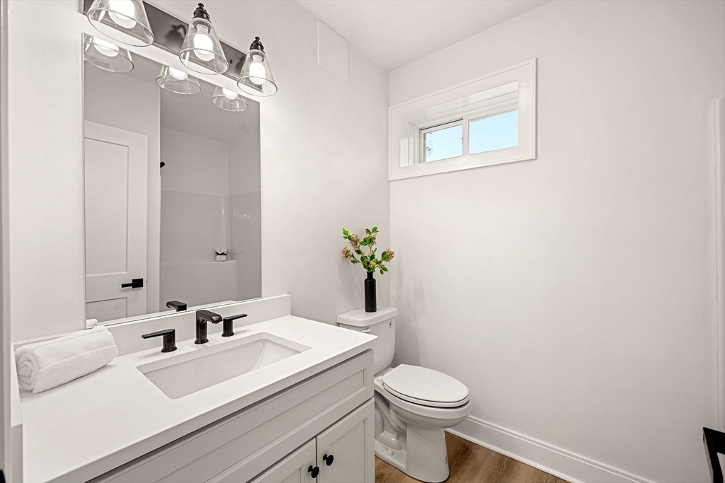 Haverhill, Massachusetts, 01830, United States, 4 Bedrooms Bedrooms, ,4 BathroomsBathrooms,Residential,For Sale,1993462