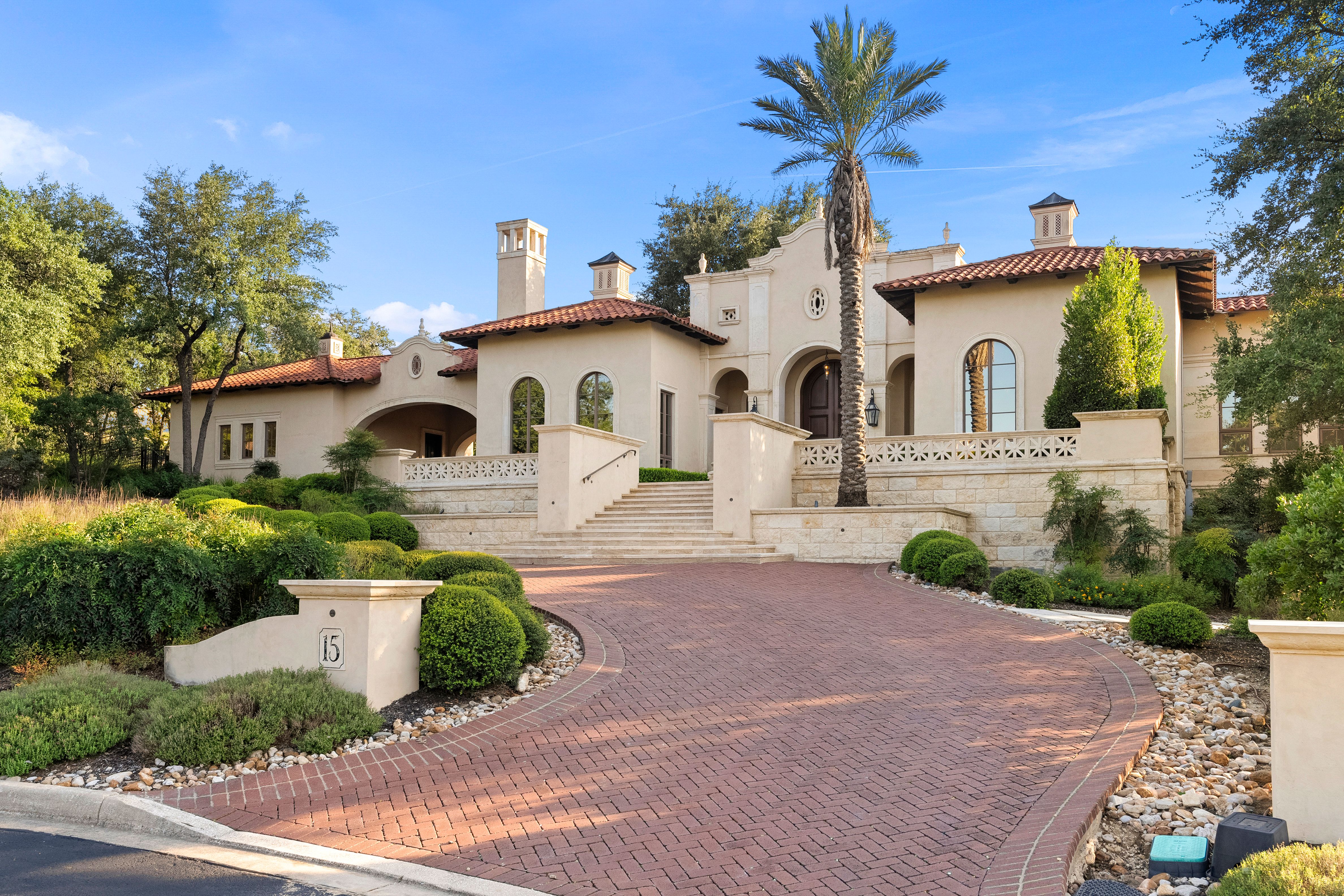  Mediterranean Style Estate in The Dominion - 物件實景