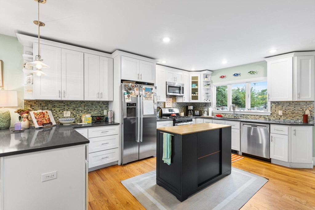Boston, Massachusetts, 02129, United States, 5 Bedrooms Bedrooms, ,2 BathroomsBathrooms,Residential,For Sale,1890648