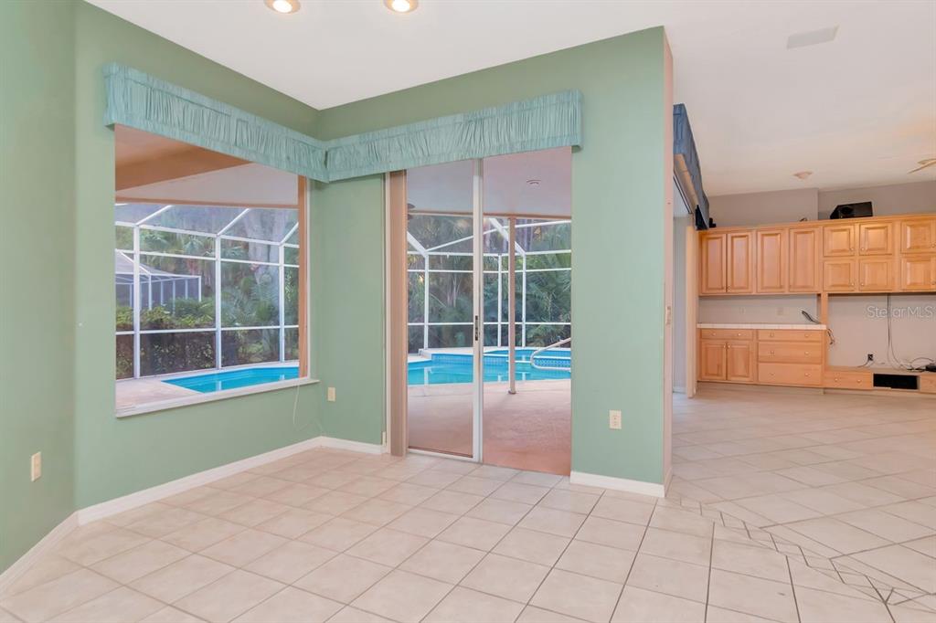 Oldsmar, Florida, 34677, United States, 4 Bedrooms Bedrooms, ,3 BathroomsBathrooms,Residential,For Sale,1998851