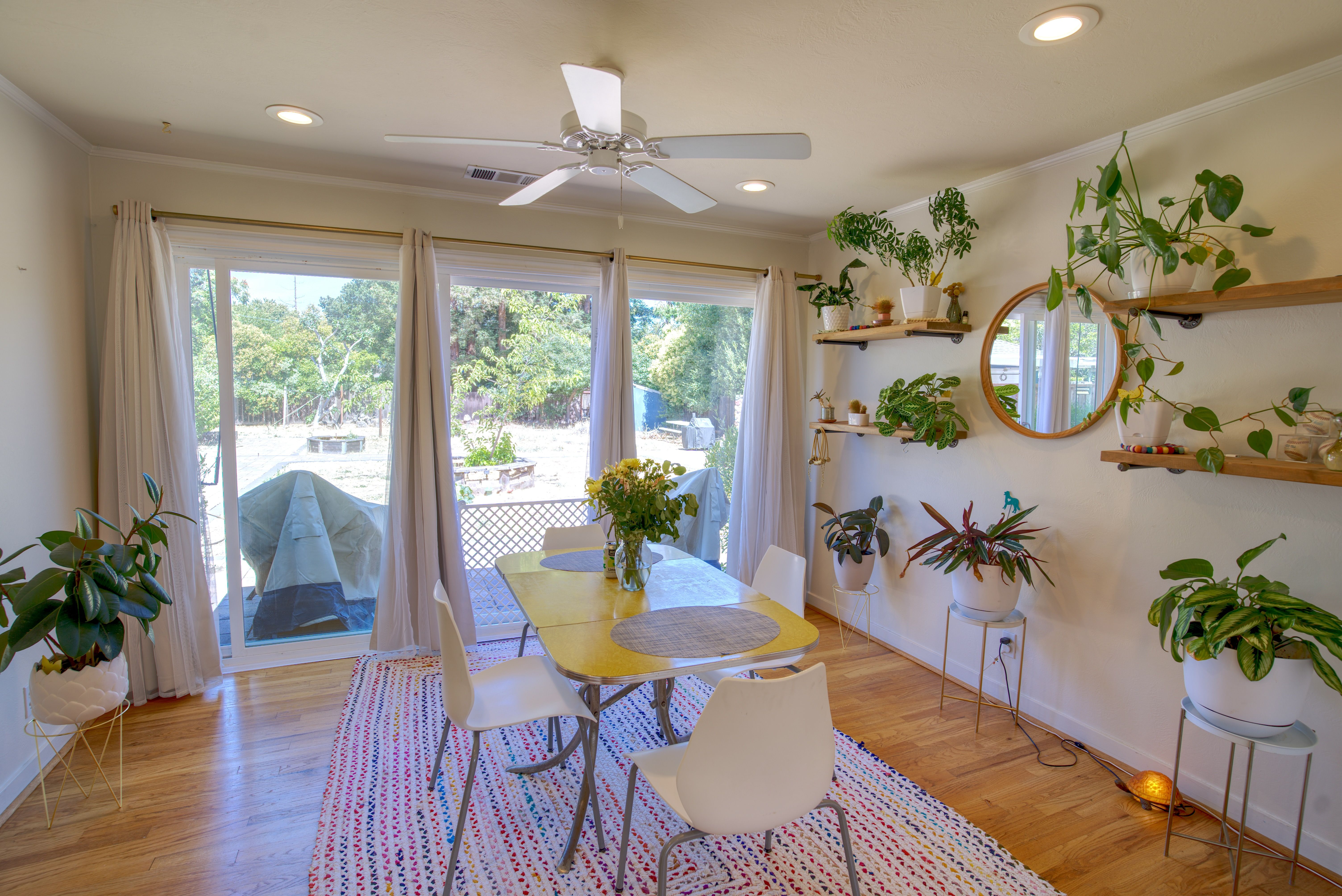  Classic Charm Meets Flexible Living in This Inviting Single-Story Ranch - 物件實景