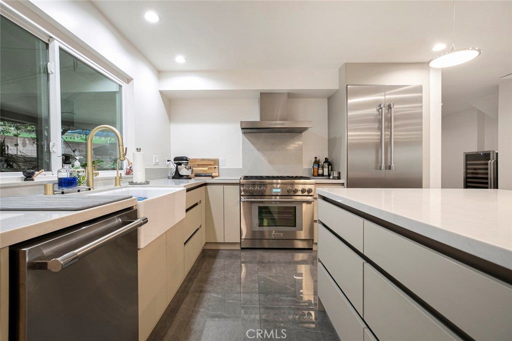 Granada Hills, California, 91344, United States, 4 Bedrooms Bedrooms, ,3 BathroomsBathrooms,Residential,For Sale,1993417