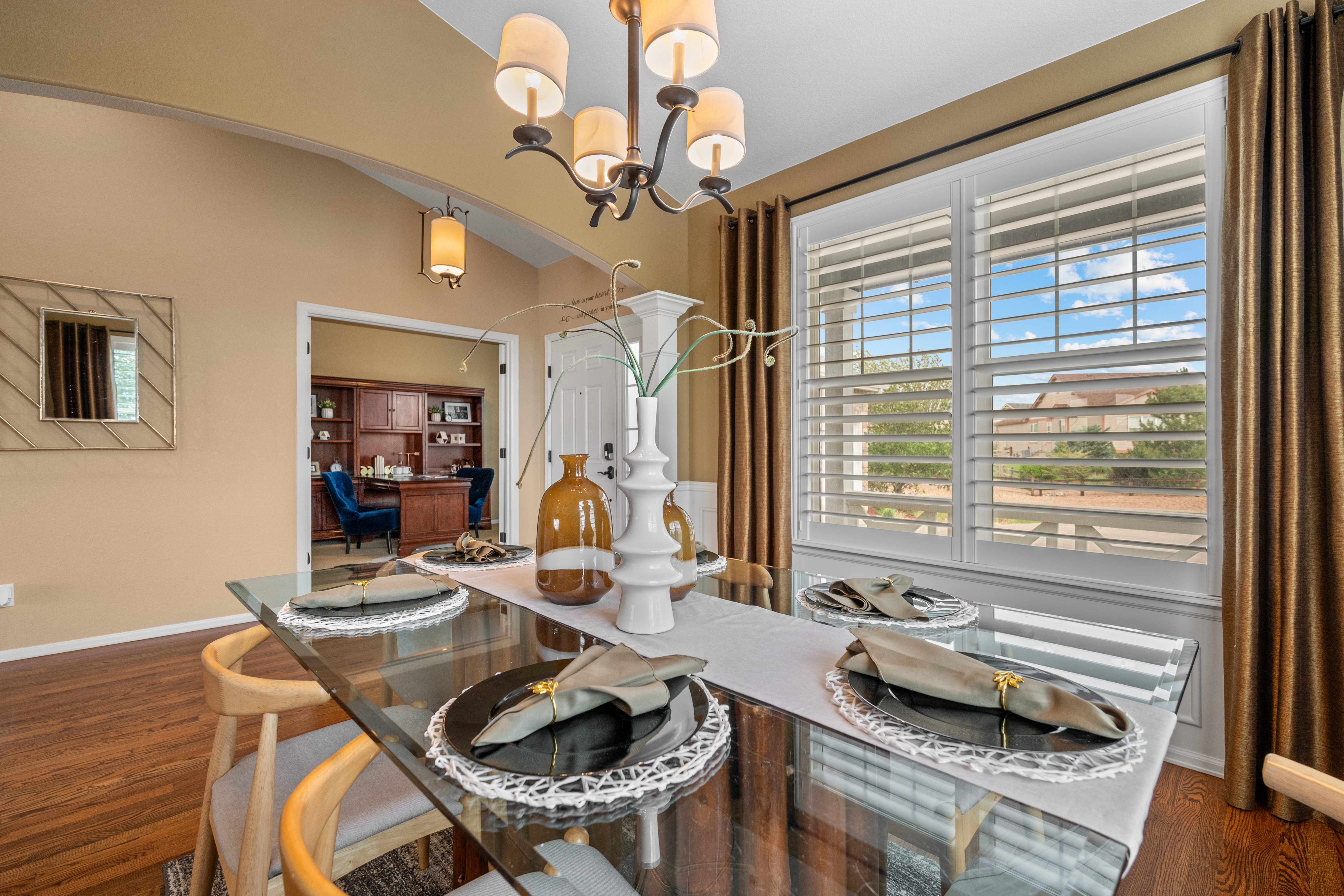  Experience elevated Colorado living in this exceptional ranch-style home. - 物件實景