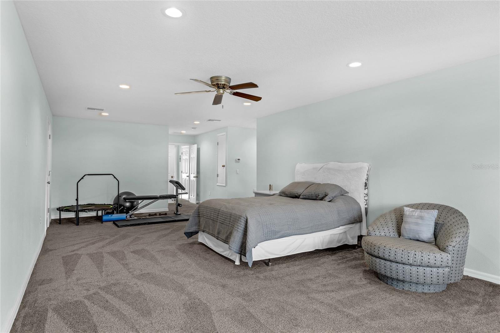 WEIRSDALE, Florida, 32195, United States, 5 Bedrooms Bedrooms, ,3 BathroomsBathrooms,Residential,For Sale,1921300