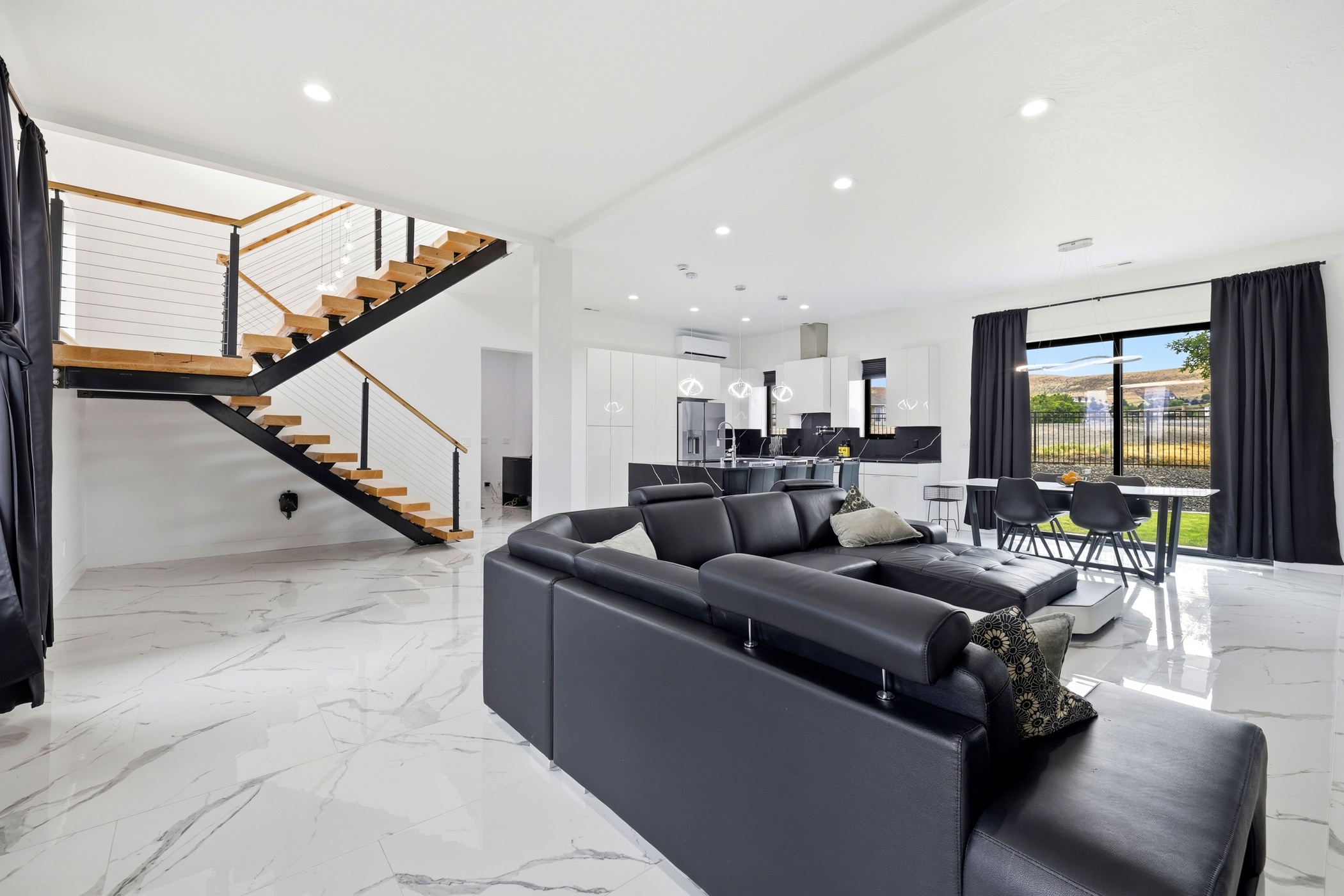  Stunning Home Stunning Views - 物件實景
