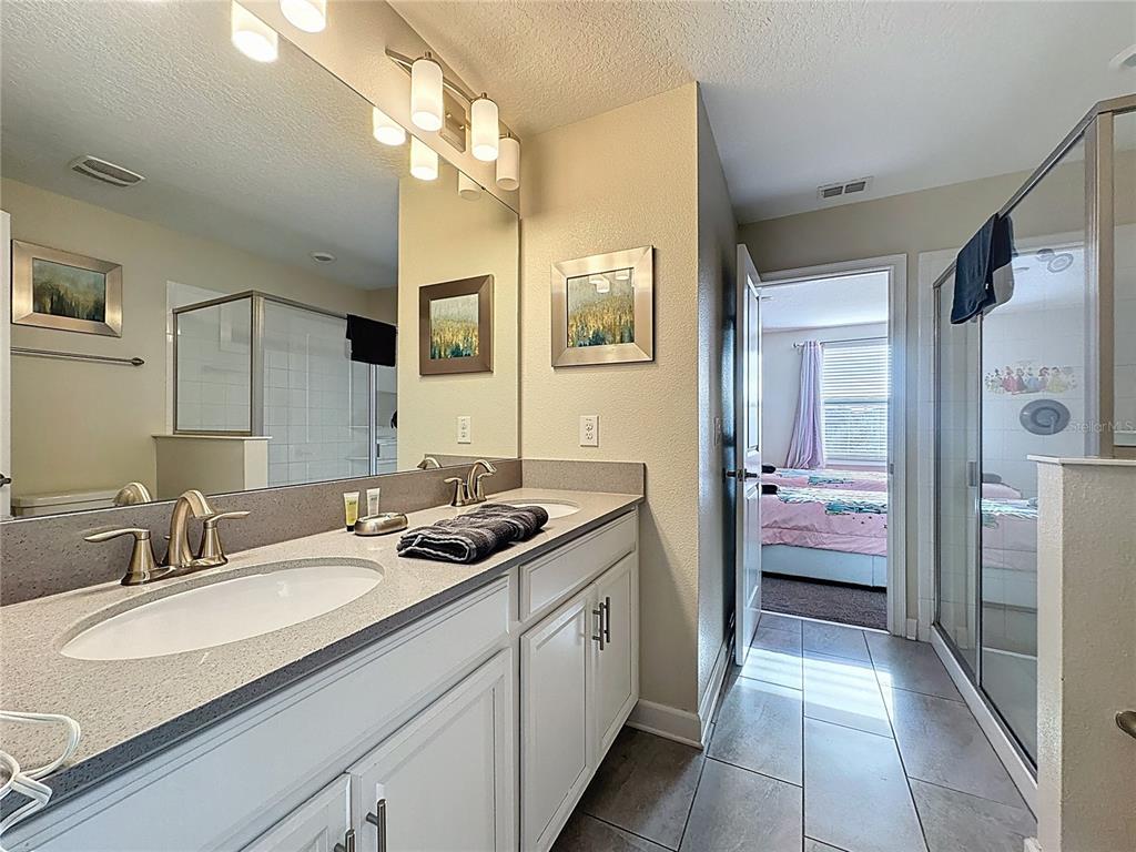 Davenport, Florida, 33896, United States, 8 Bedrooms Bedrooms, ,5 BathroomsBathrooms,Residential,For Sale,1992116