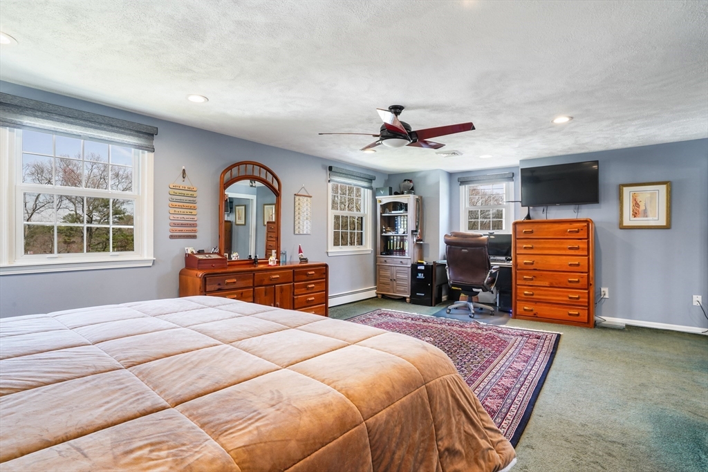 Burlington, Massachusetts, 01803, United States, 3 Bedrooms Bedrooms, ,2 BathroomsBathrooms,Residential,For Sale,2039576