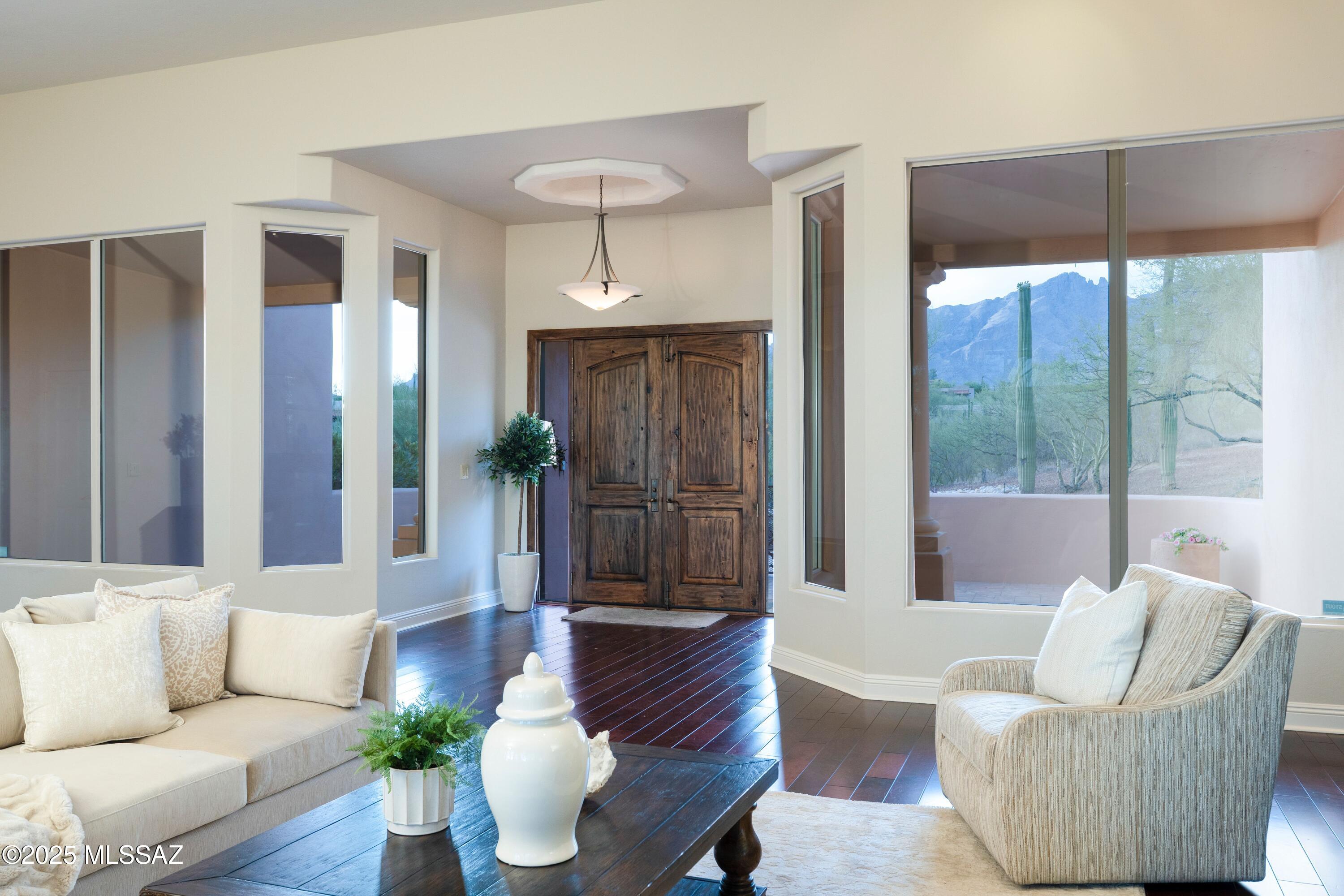 Tucson, Arizona, 85718, United States, 4 Bedrooms Bedrooms, ,4 BathroomsBathrooms,Residential,For Sale,1837380