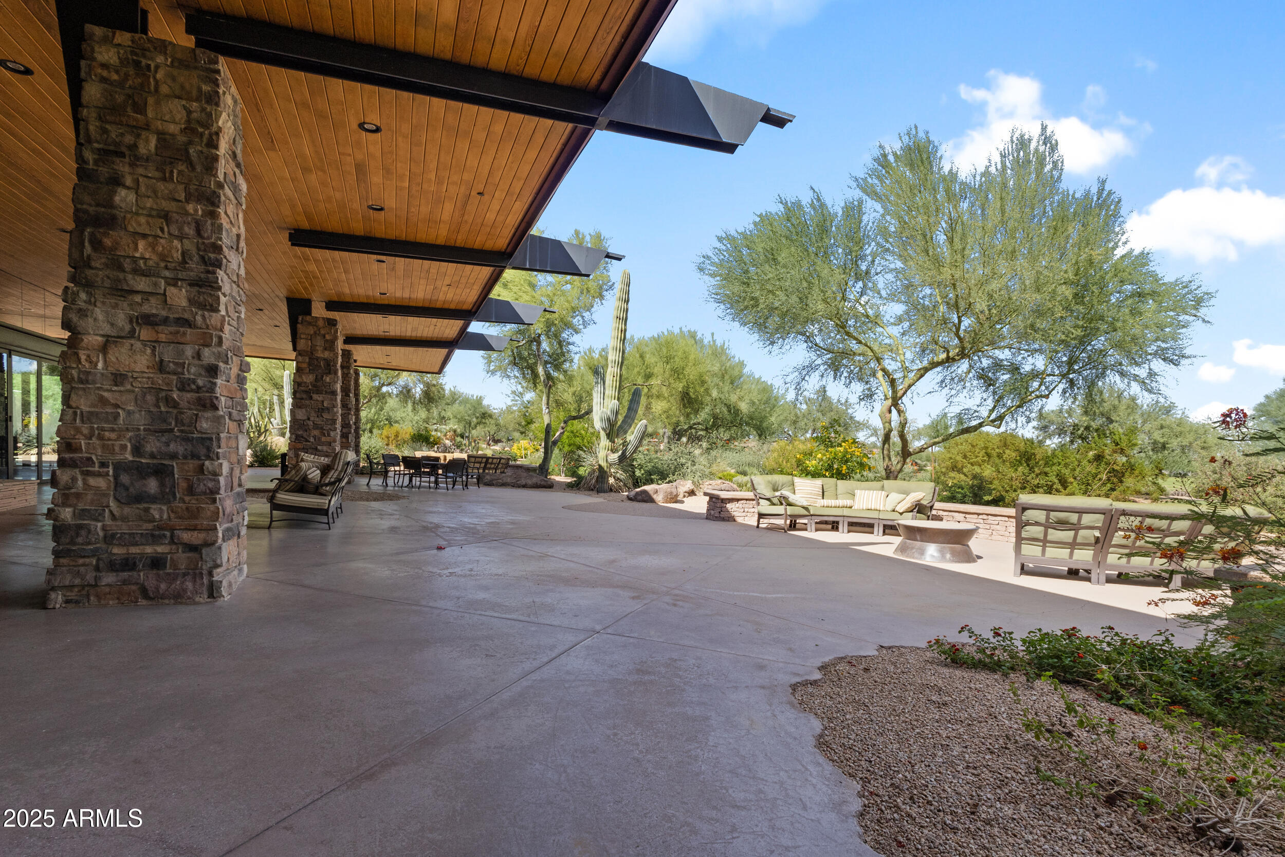 Phoenix, Arizona, 85050, United States, 5 Bedrooms Bedrooms, ,Residential,For Sale,1949706