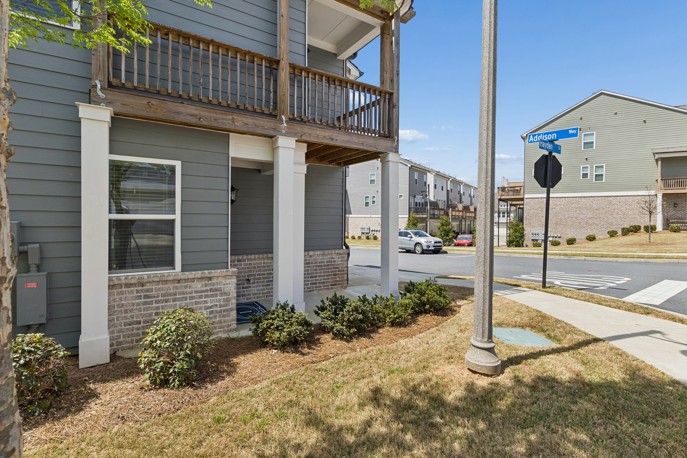  End-Unit, Craftsman Townhome with Custom Upgrades - 物件實景