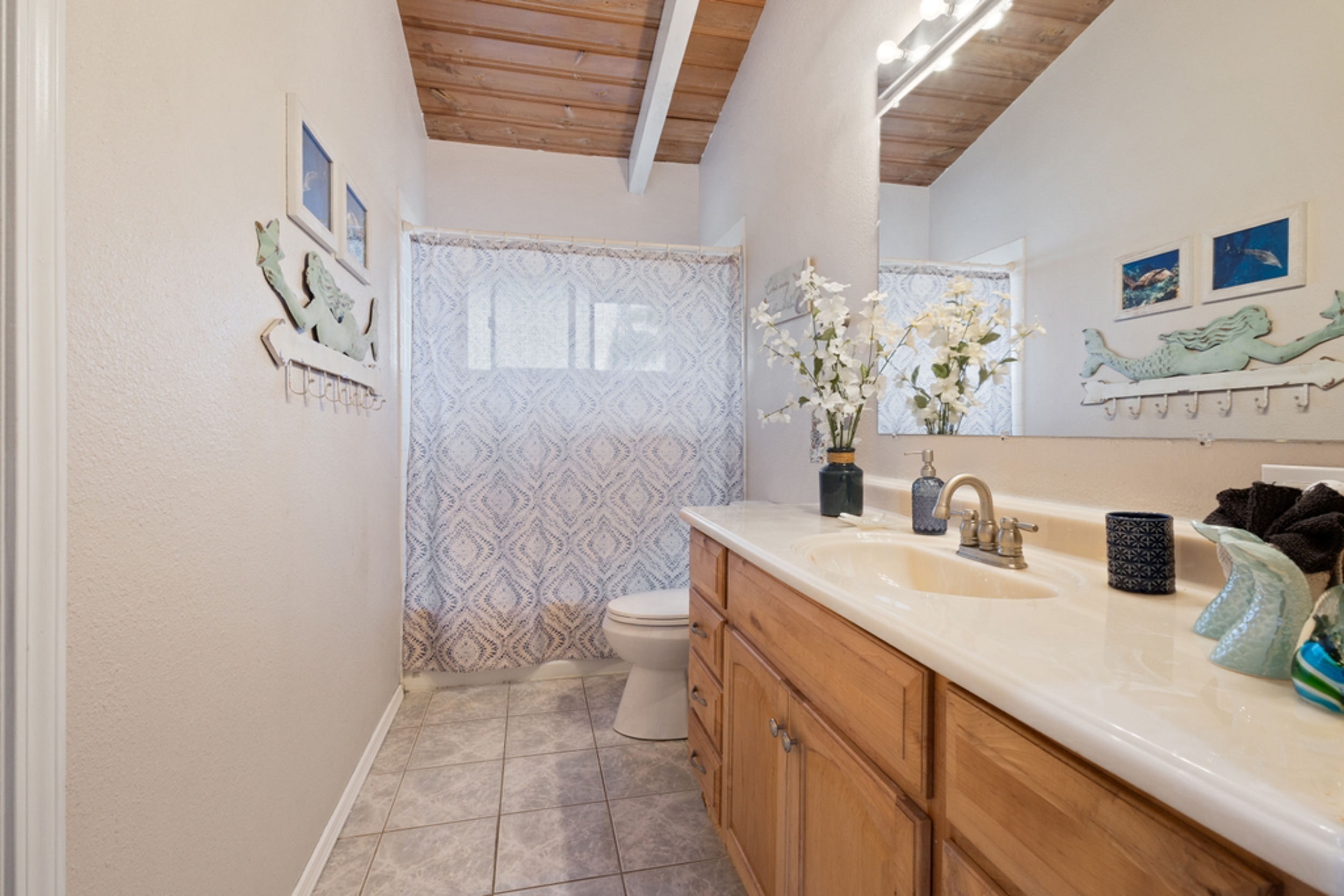 Captain Cook, Hawaii, 96704, United States, 2 Bedrooms Bedrooms, ,2 BathroomsBathrooms,Residential,For Sale,1940762