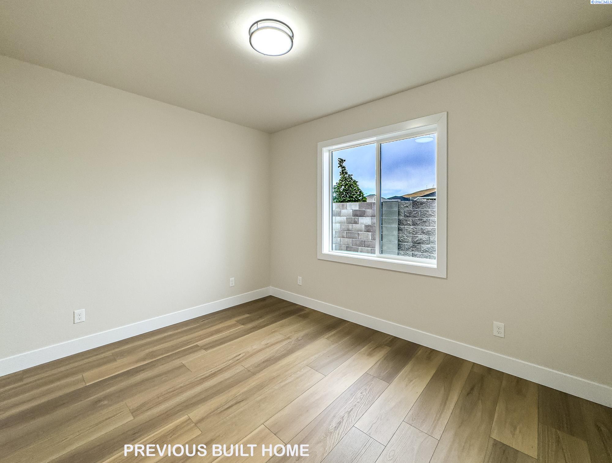 Richland, Washington, 99352, United States, 4 Bedrooms Bedrooms, ,3 BathroomsBathrooms,Residential,For Sale,1918279