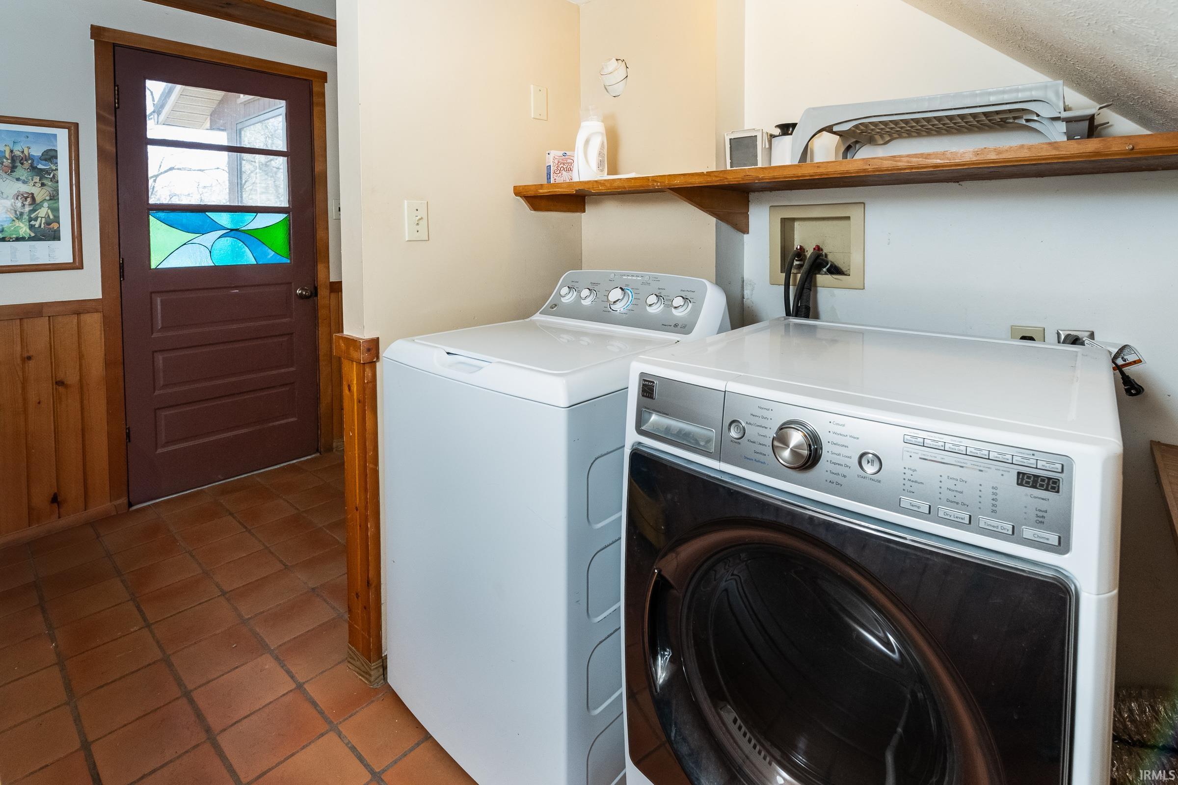 Bloomington, Indiana, 47401, United States, 8 Bedrooms Bedrooms, ,5 BathroomsBathrooms,Residential,For Sale,1988633