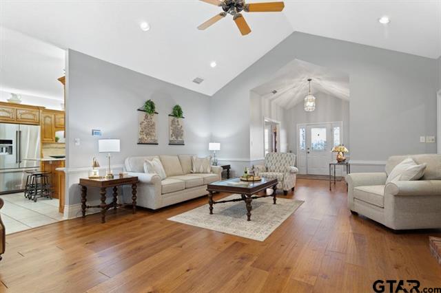 Lindale, Texas, 75771, United States, 3 Bedrooms Bedrooms, ,3 BathroomsBathrooms,Residential,For Sale,1995142