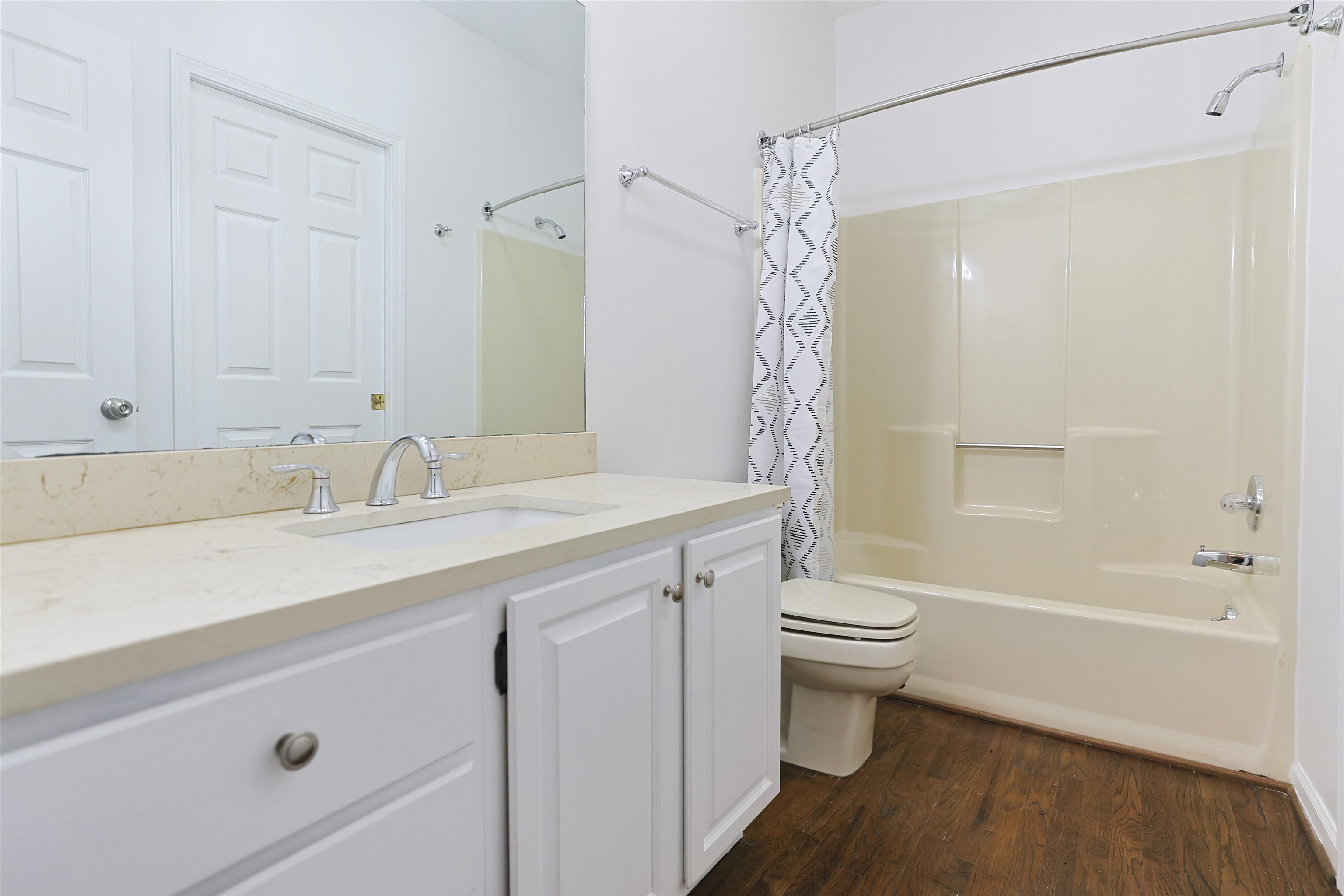 South Bend, Indiana, 46614, United States, 4 Bedrooms Bedrooms, ,4 BathroomsBathrooms,Residential,For Sale,1985327