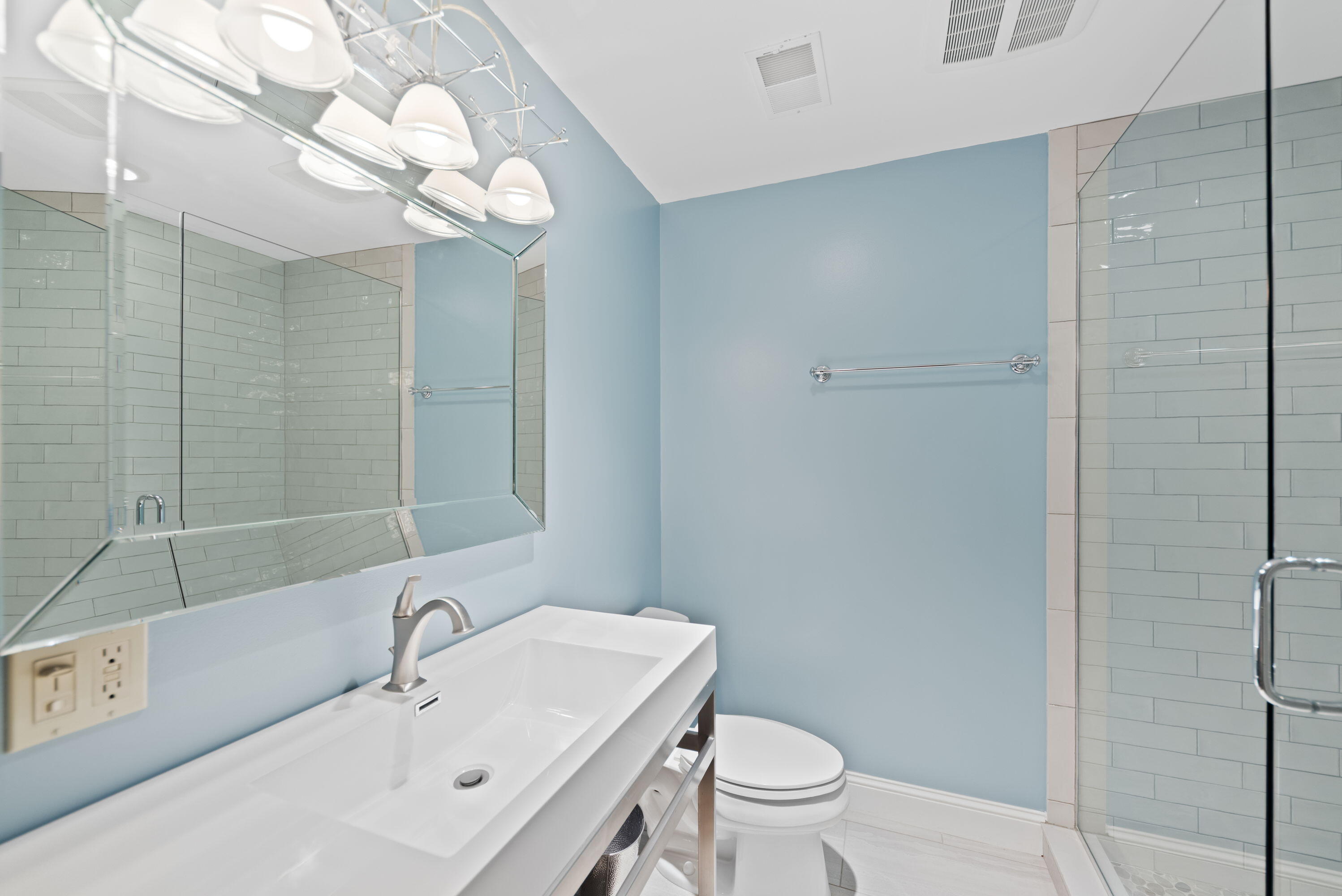 New Buffalo, Michigan, 49117, United States, 4 Bedrooms Bedrooms, ,3 BathroomsBathrooms,Residential,For Sale,1987868