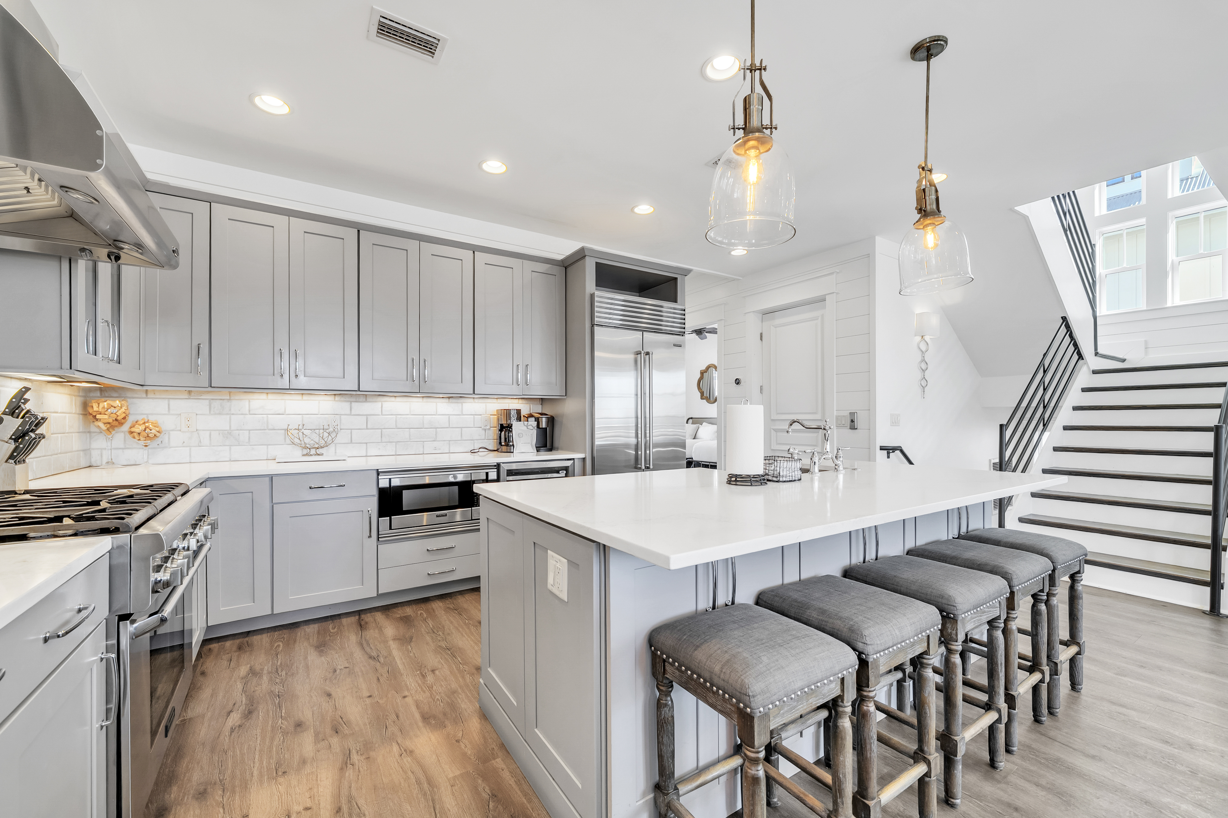  Iconic Grayton Beachfront Retreat with Elevator, Pool & Ample Parking - 物件實景