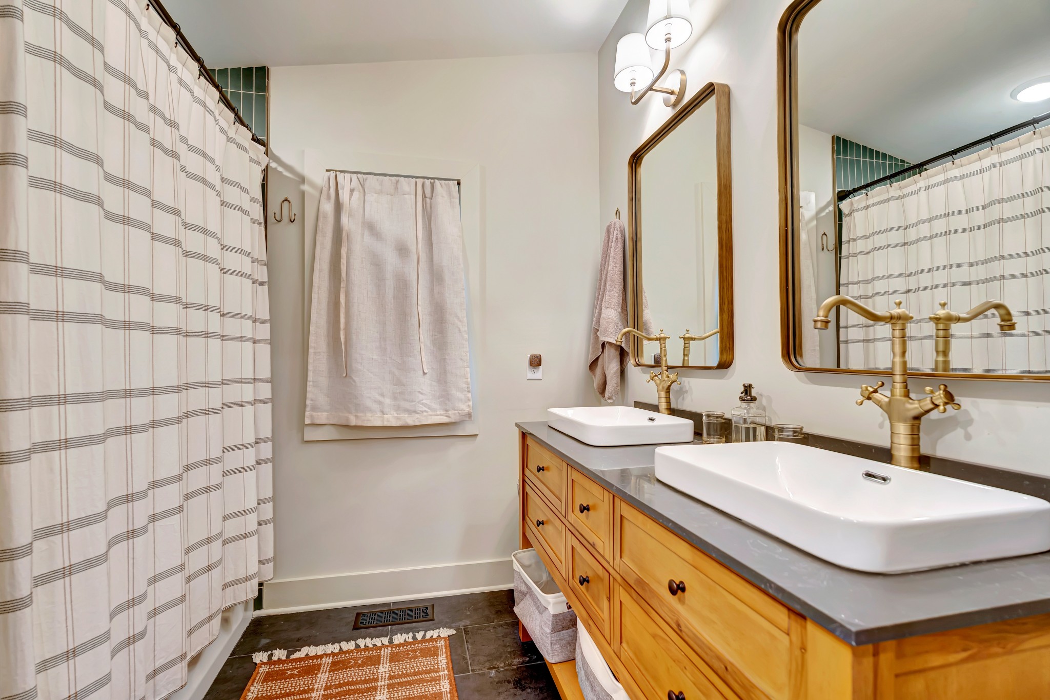 Tracy City, Tennessee, 37387, United States, 2 Bedrooms Bedrooms, ,1 BathroomBathrooms,Residential,For Sale,1975698