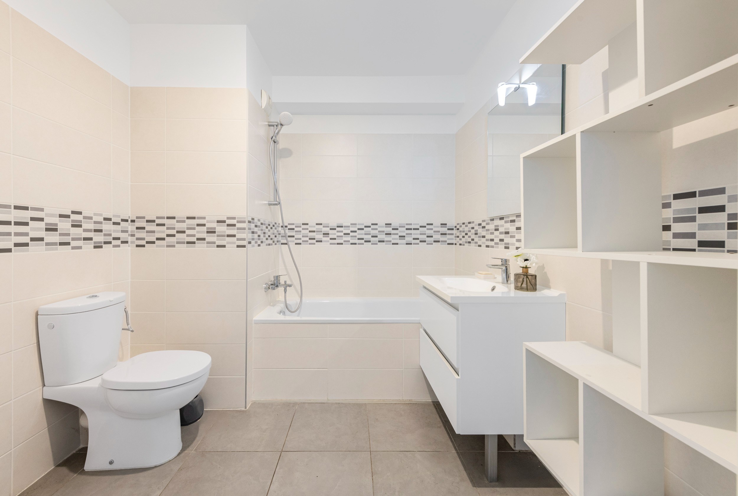  Nice Port, 43 sqm one bedroom apartment with balcony on the penultimate floor - 物件實景