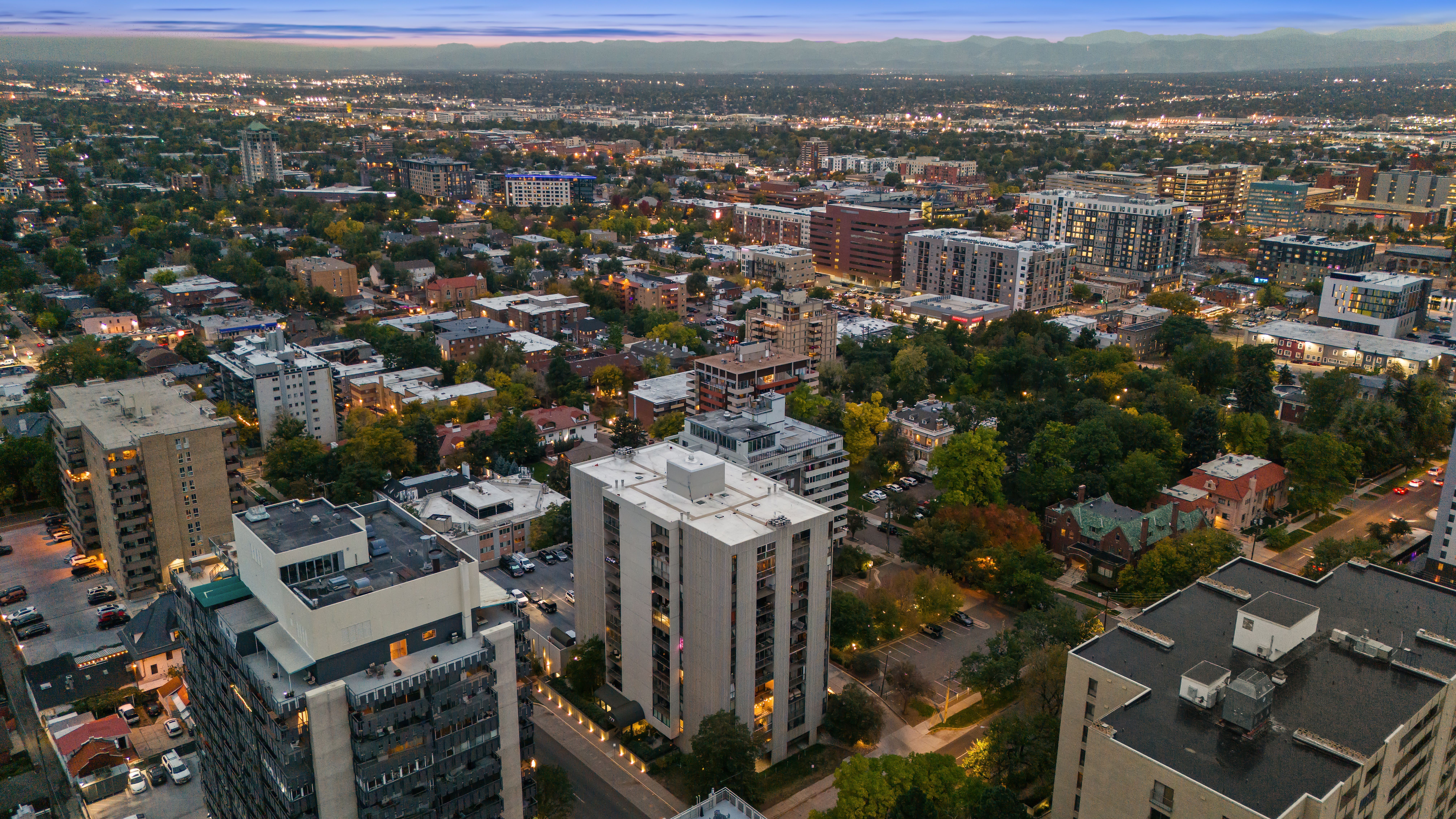  Your Front-Row Seat to Views of Pikes Peak & Everything Denver has to Offer - 物件實景