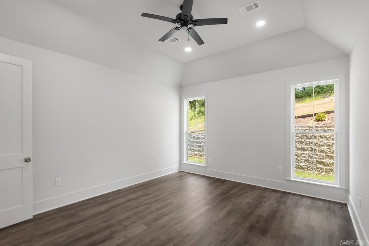 Benton, Arkansas, 72019, United States, 5 Bedrooms Bedrooms, ,4 BathroomsBathrooms,Residential,For Sale,1998689