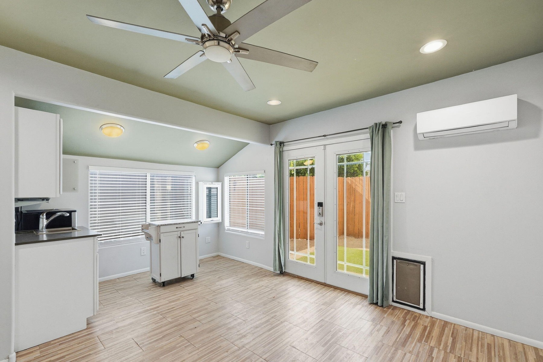  1046 E Clarendon Avenue Phoenix, AZ - 物件實景