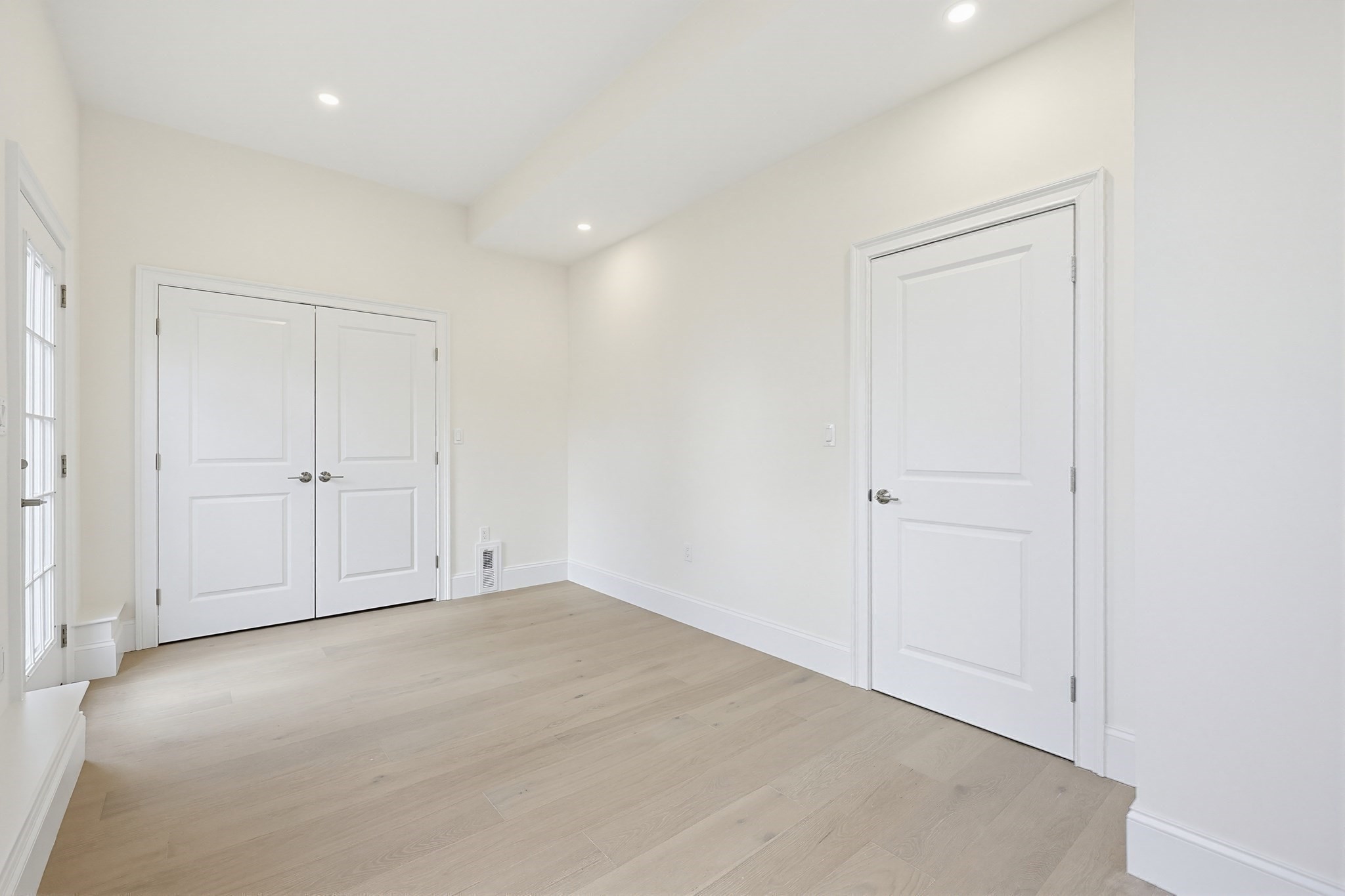 Brighton, Massachusetts, 02135, United States, 4 Bedrooms Bedrooms, ,4 BathroomsBathrooms,Residential,For Sale,2030744