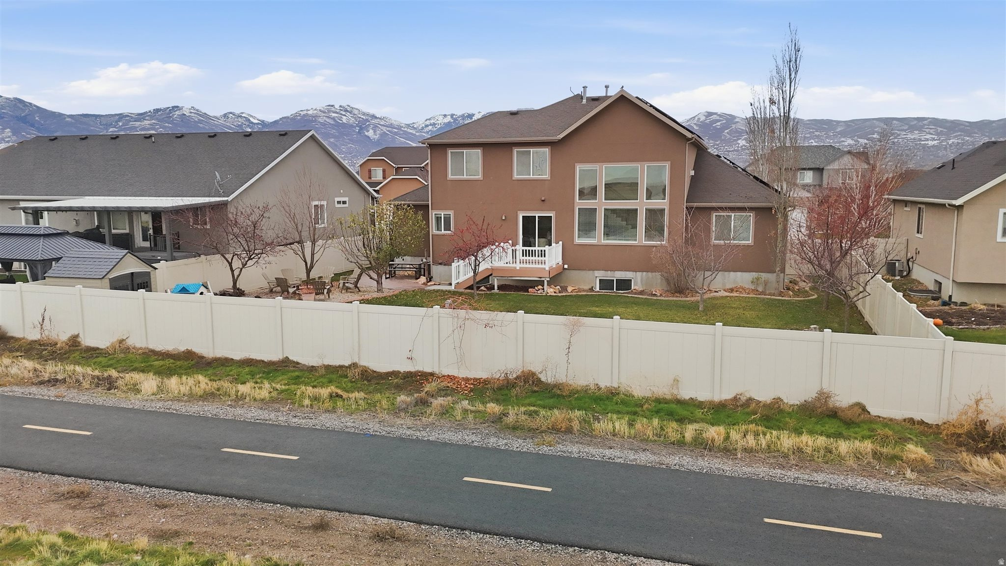 Woods Cross, Utah, 84087, United States, 6 Bedrooms Bedrooms, ,3 BathroomsBathrooms,Residential,For Sale,2002184