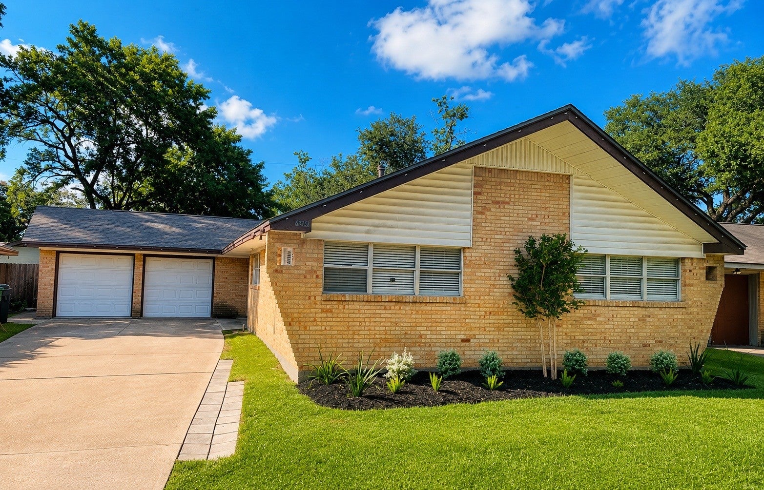 Benning Dr, Houston, TX 77035