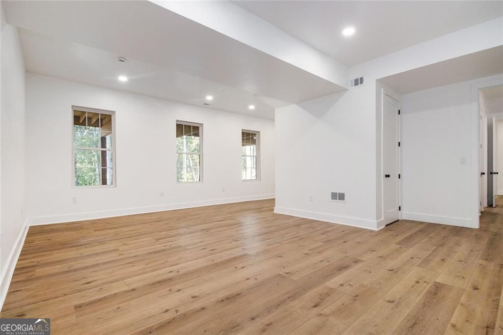 Dawsonville, Georgia, 30534, United States, 5 Bedrooms Bedrooms, ,7 BathroomsBathrooms,Residential,For Sale,1952234