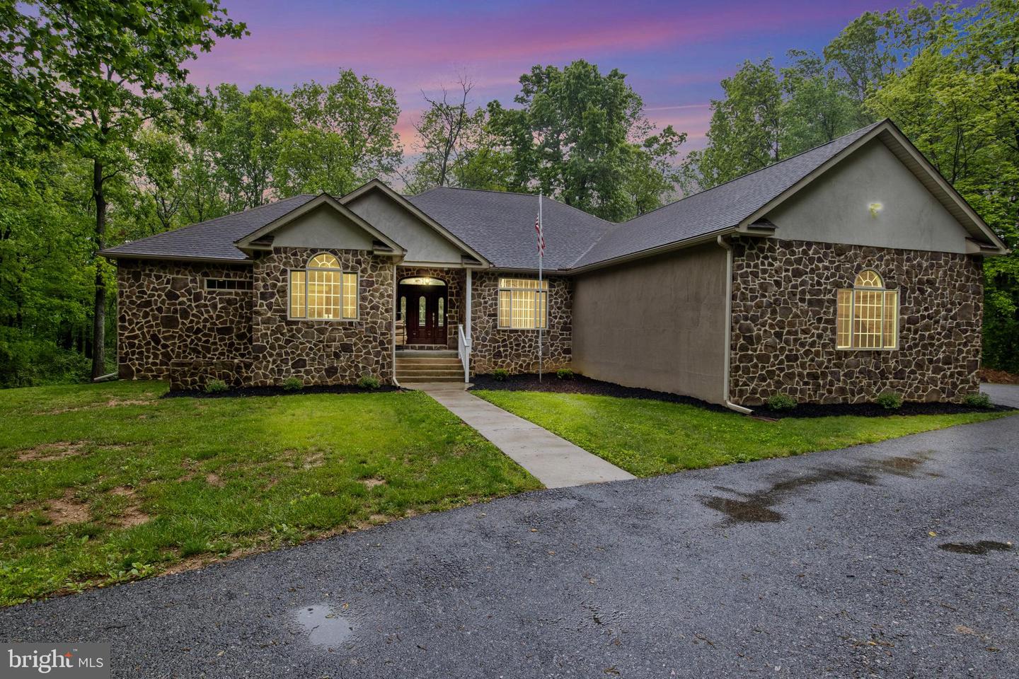 Spring Grove, Pennsylvania, 17362, United States, 3 Bedrooms Bedrooms, ,3 BathroomsBathrooms,Residential,For Sale,1827920