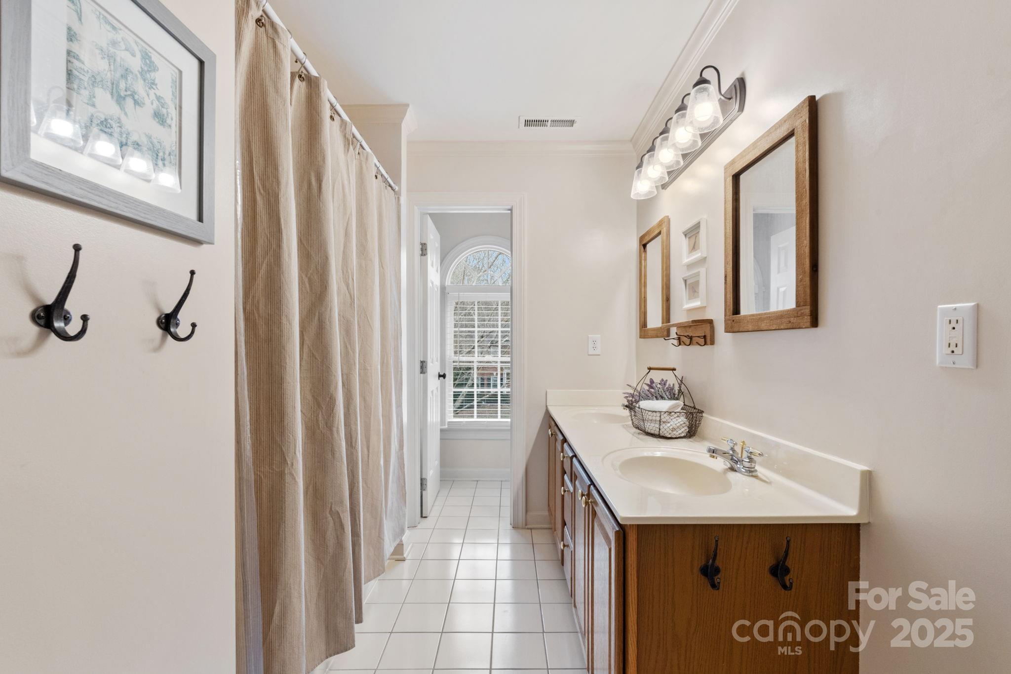 Winston Salem, North Carolina, 27106, United States, 4 Bedrooms Bedrooms, ,3 BathroomsBathrooms,Residential,For Sale,1998924