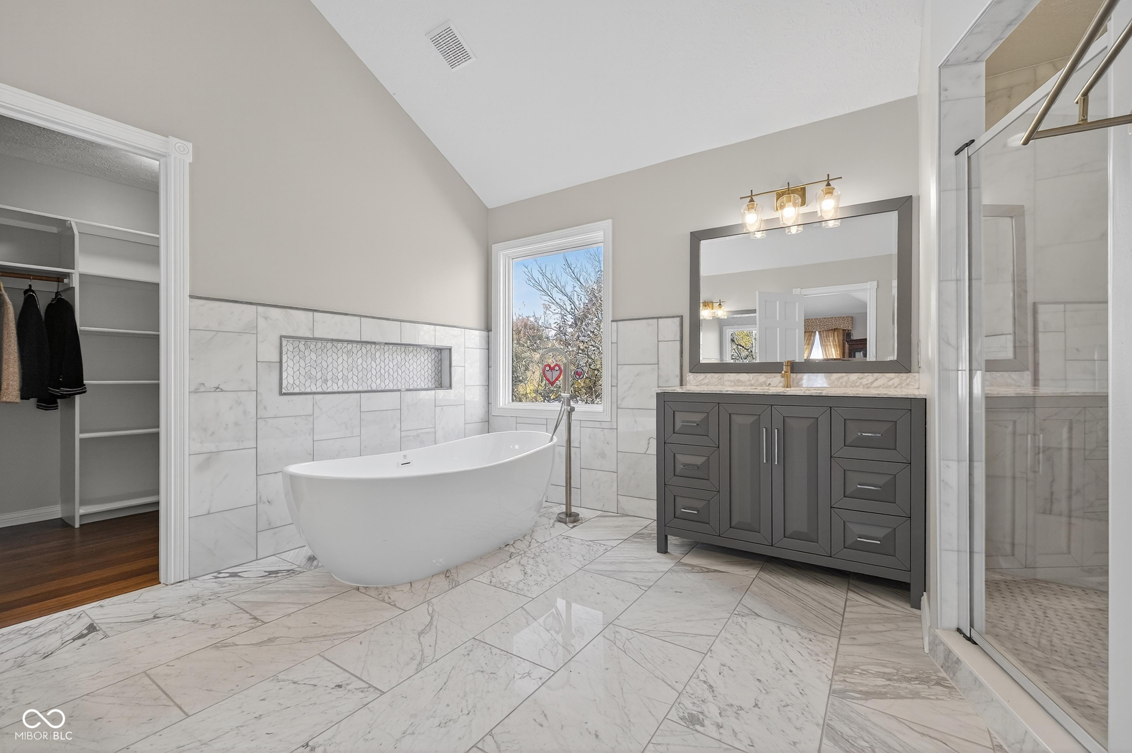 Indianapolis, Indiana, 46236, United States, 6 Bedrooms Bedrooms, ,5 BathroomsBathrooms,Residential,For Sale,1988548