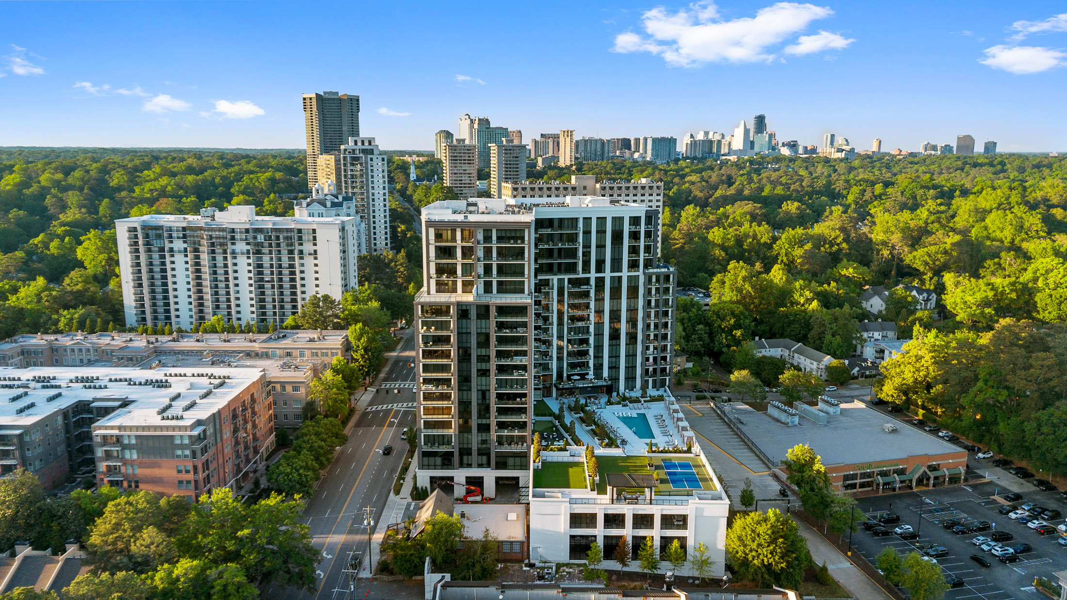  Stunning 17th Floor Corner Unit with Architectural Upgrades - 物件實景