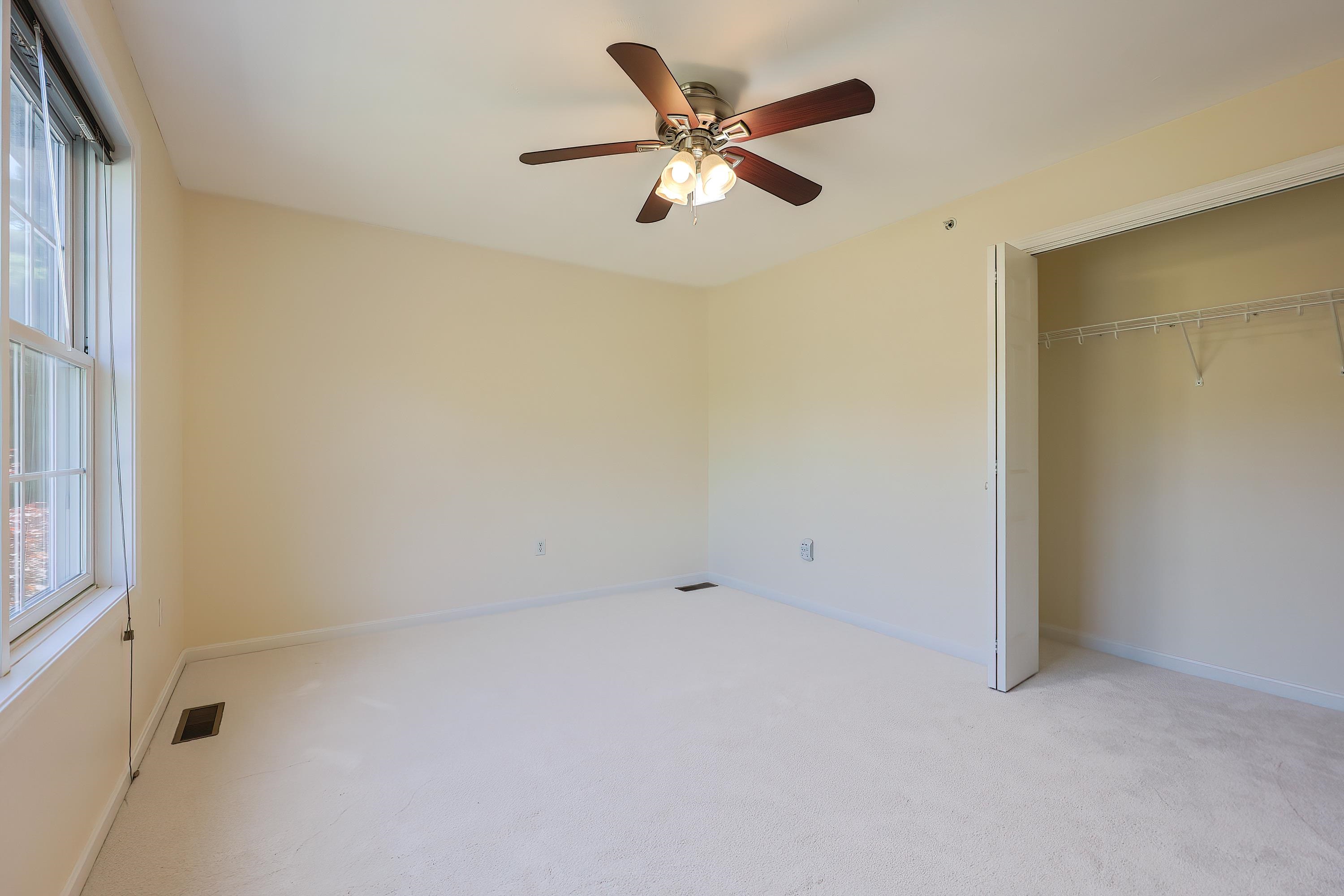 Derry, New Hampshire, 03038, United States, 3 Bedrooms Bedrooms, ,2 BathroomsBathrooms,Residential,For Sale,1926194