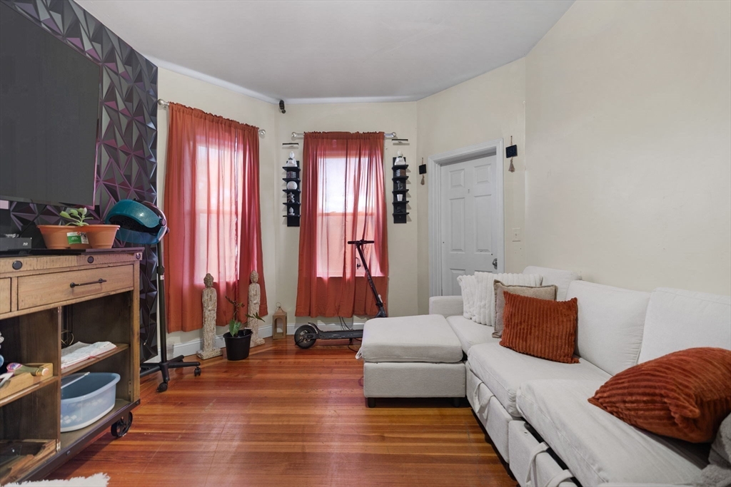 Boston, Massachusetts, 02124, United States, 11 Bedrooms Bedrooms, ,3 BathroomsBathrooms,Residential,For Sale,1980945