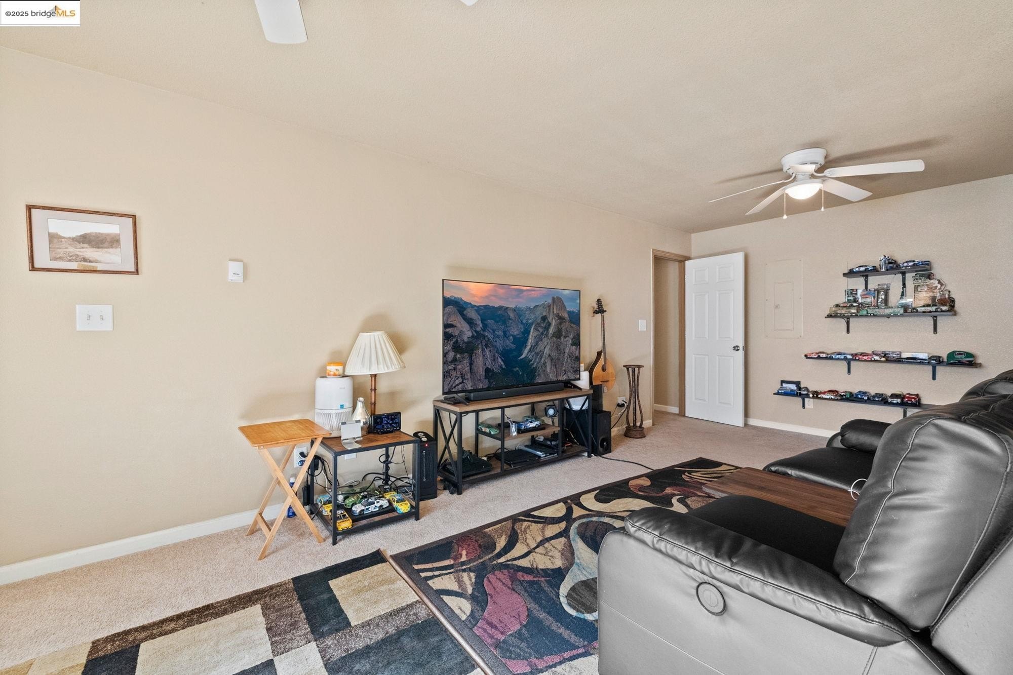 Sonora, California, 95370, United States, 5 Bedrooms Bedrooms, ,3 BathroomsBathrooms,Residential,For Sale,1979113