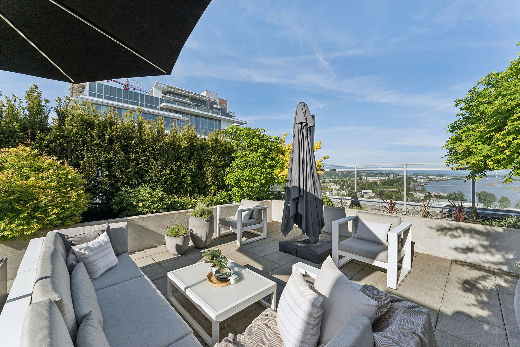  Rooftop Penthouse in New West - 物件實景